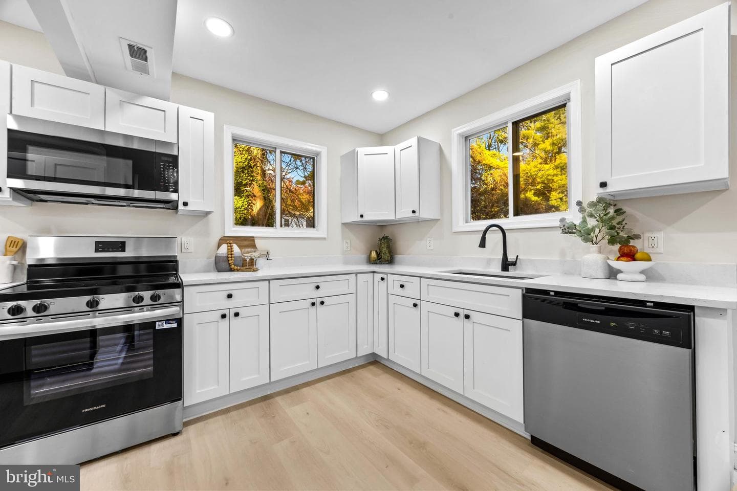 611 Cliveden Road photo 13