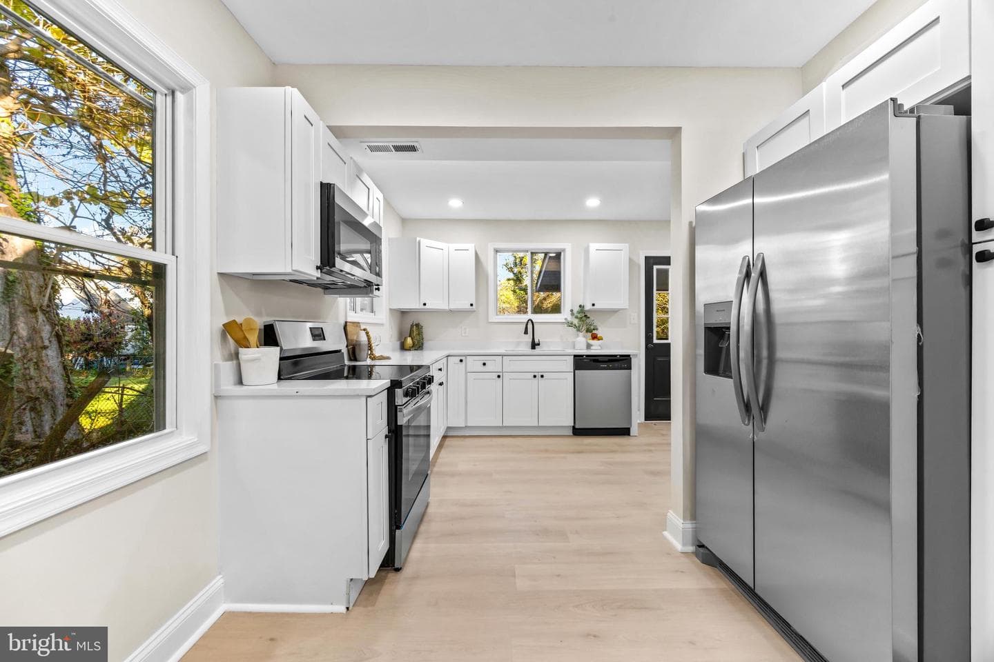 611 Cliveden Road photo 17