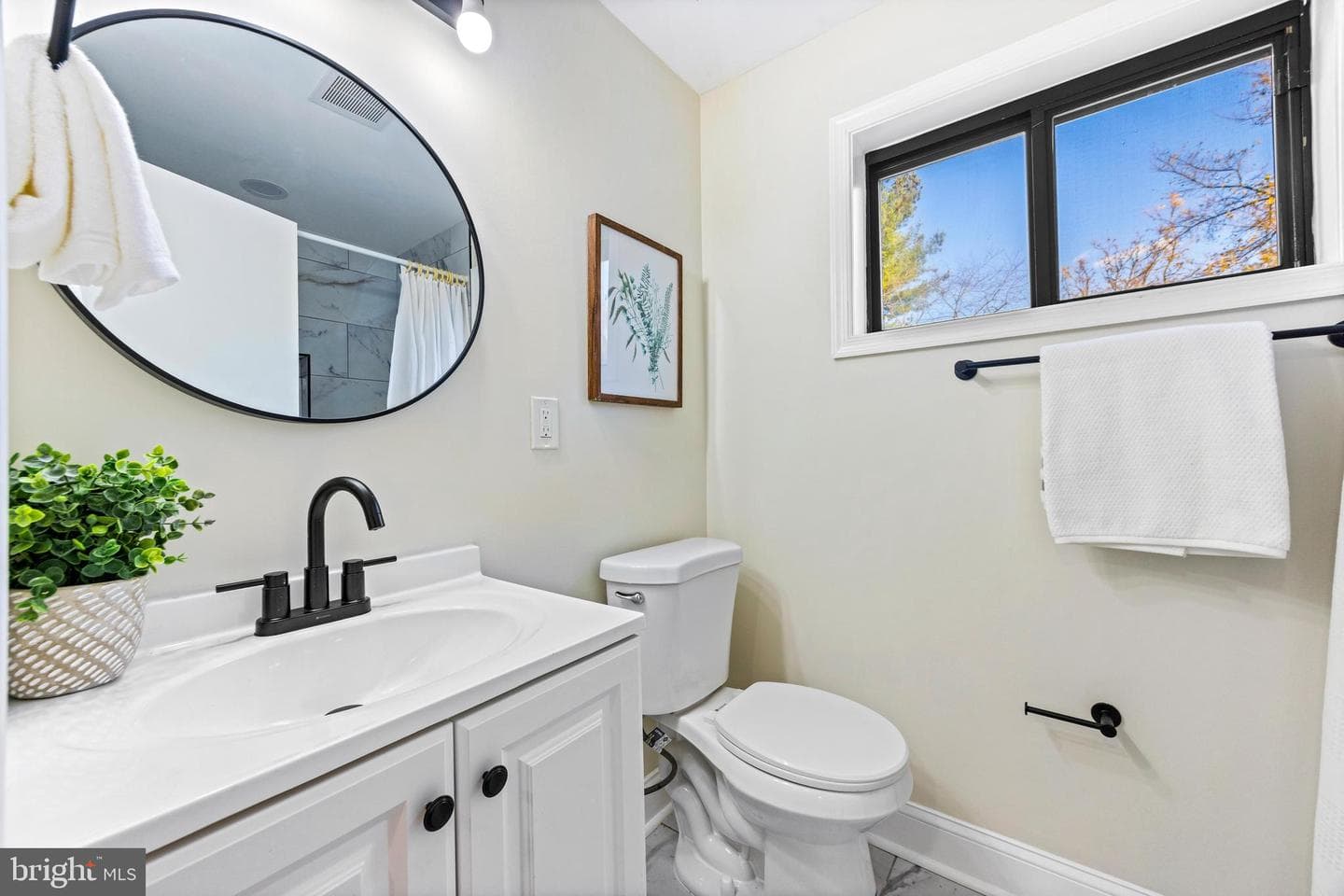 611 Cliveden Road photo 24