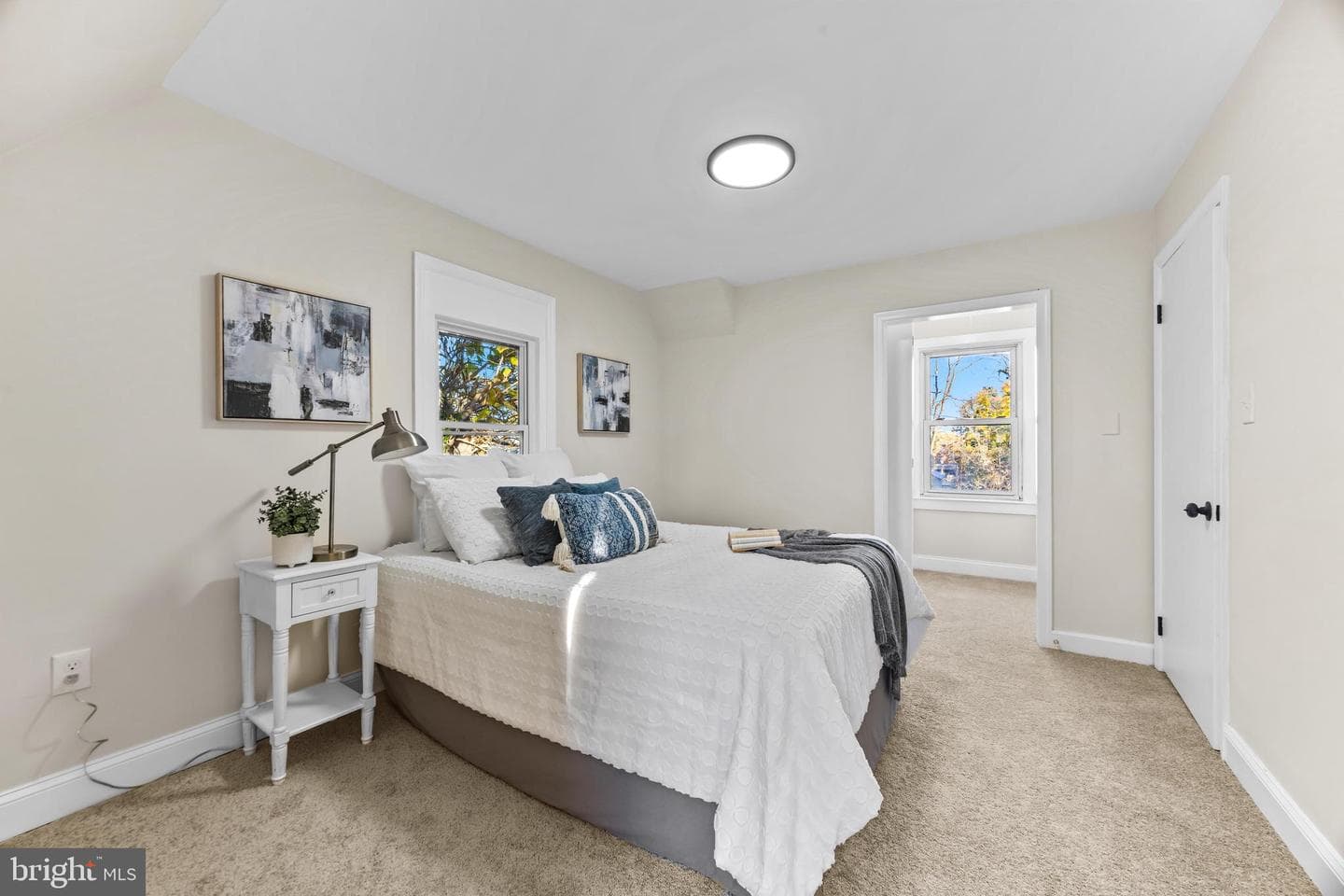 611 Cliveden Road photo 27