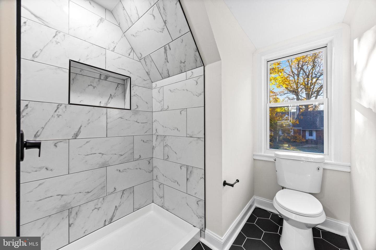 611 Cliveden Road photo 36