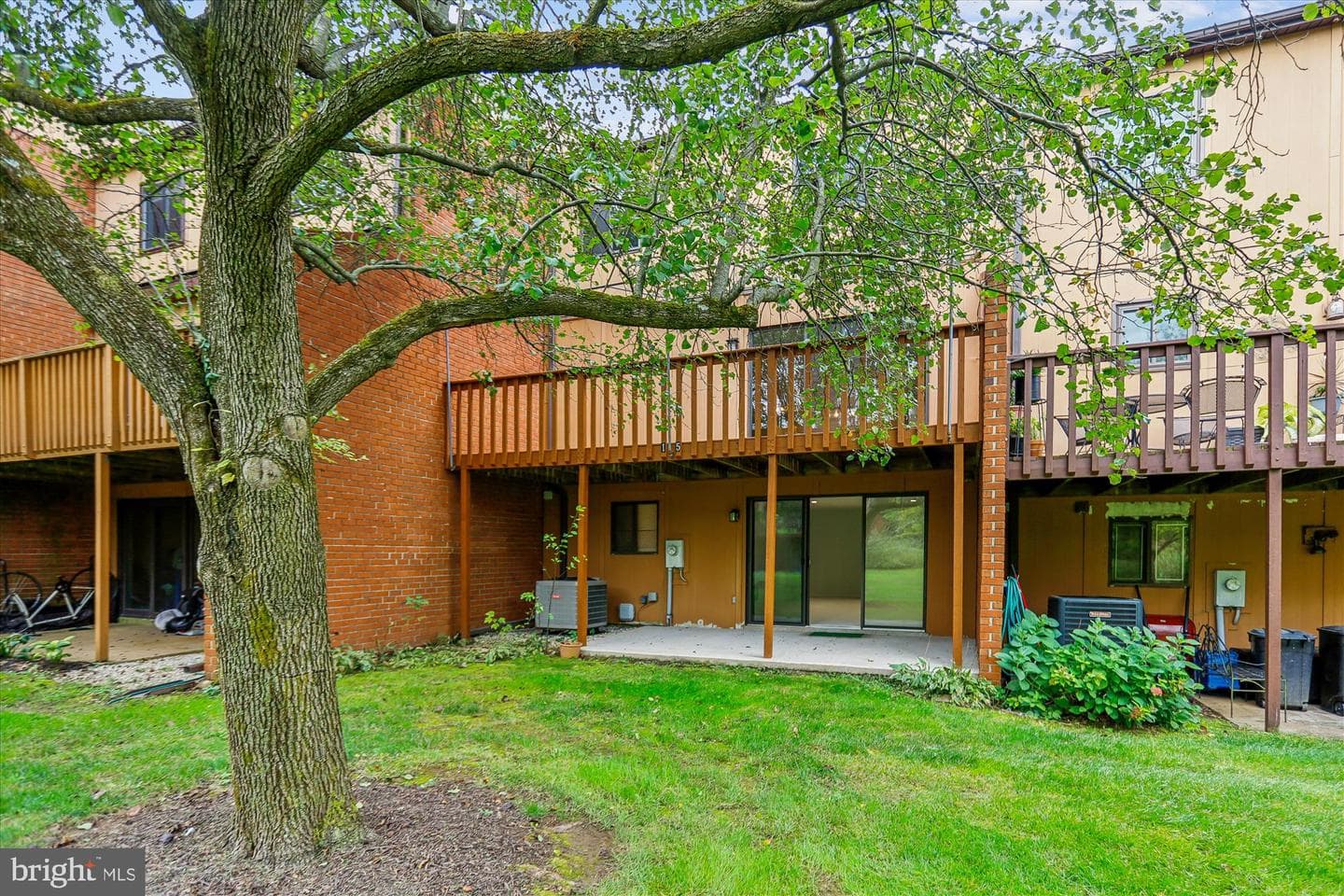 15 Lacosta Court photo 5