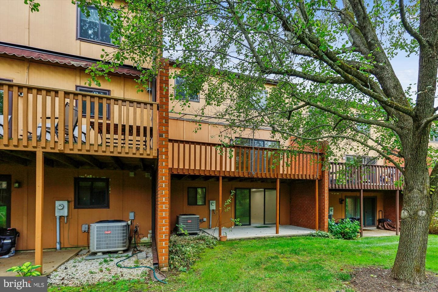 15 Lacosta Court photo 6