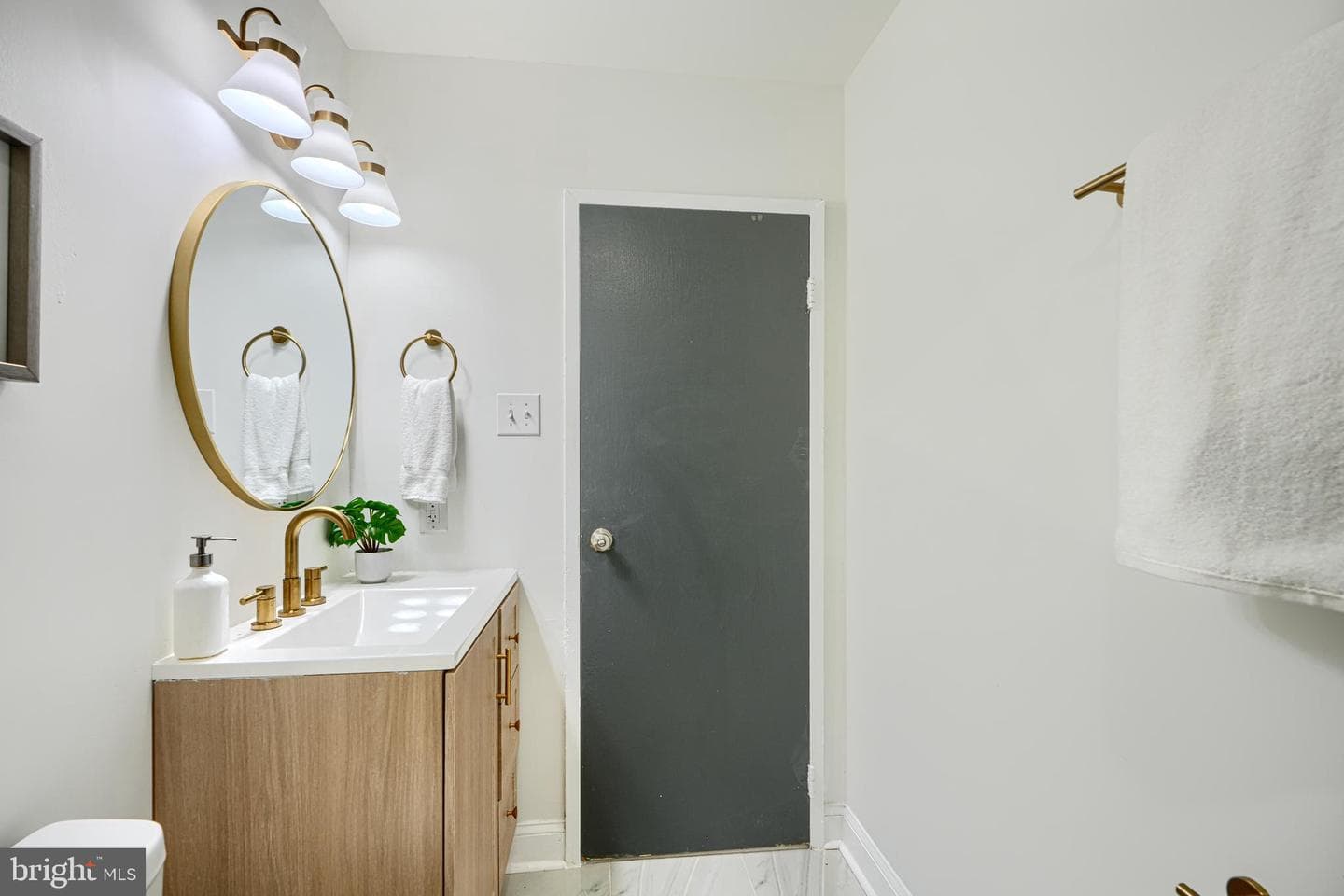 6815 Fox Meadow photo 18