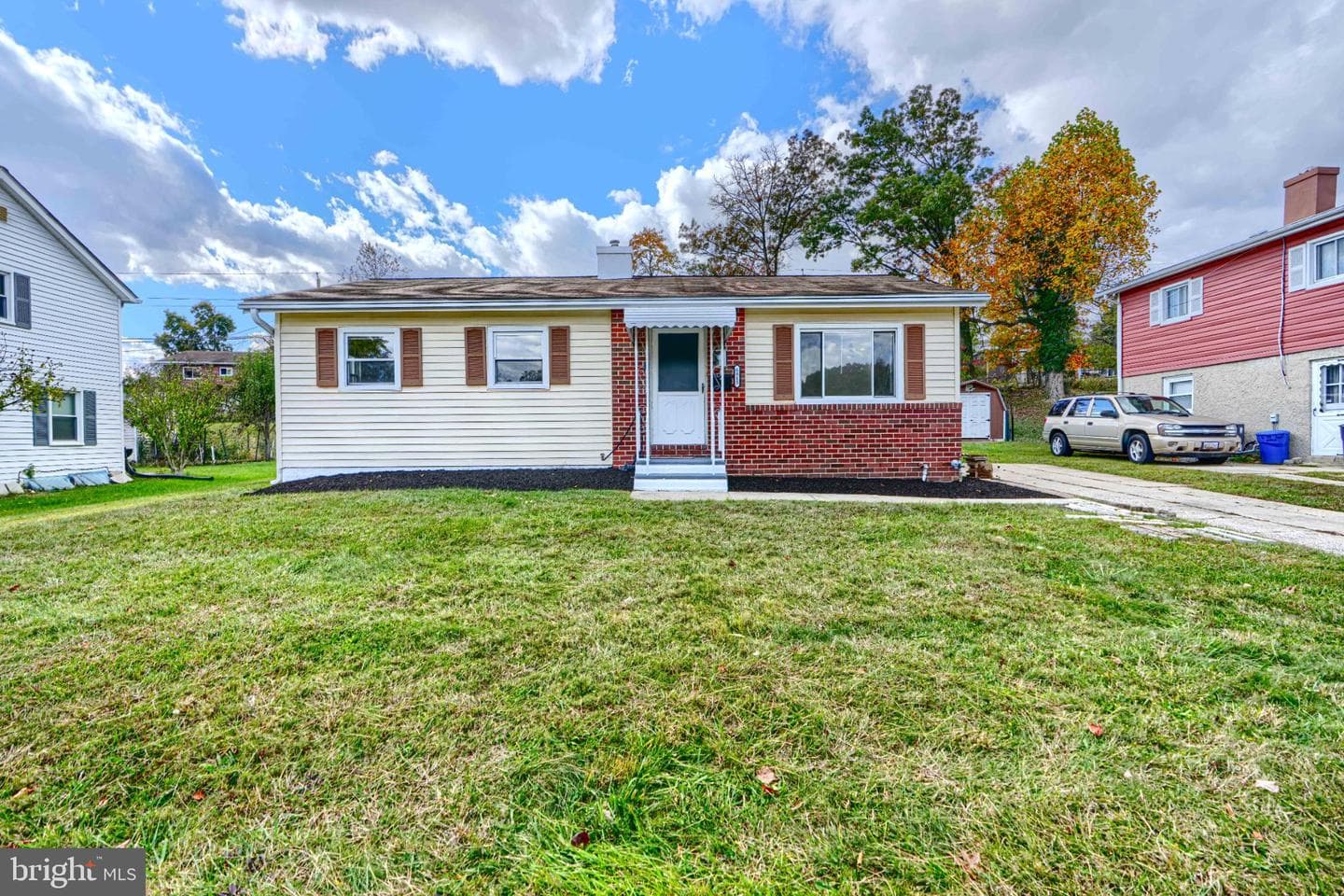 6815 Fox Meadow photo 37
