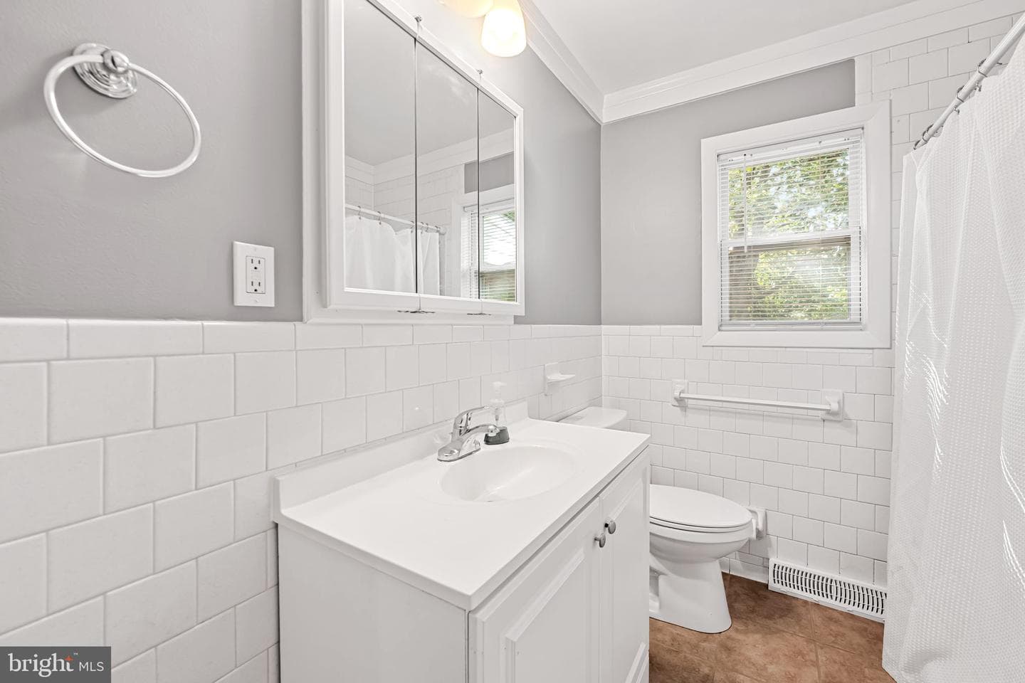 1804 Crafton Avenue photo 14