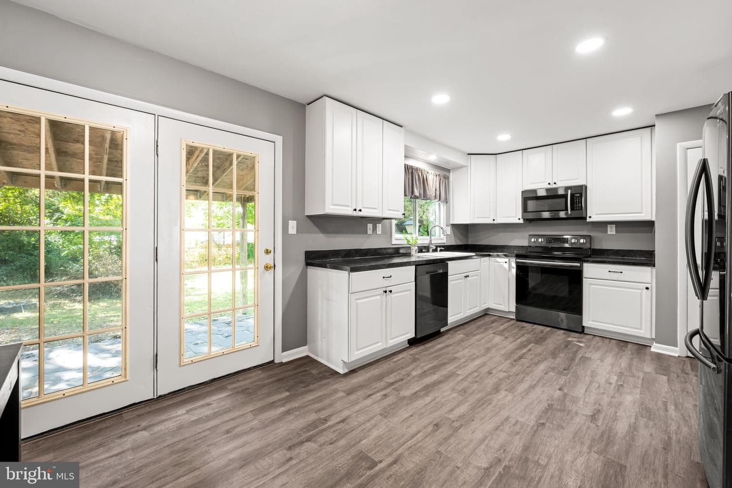 1804 Crafton Avenue photo 6