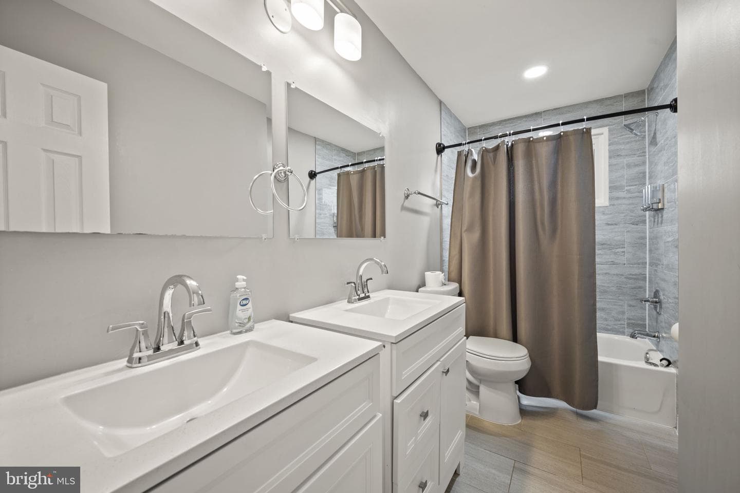 4934 Old Court Road photo 10