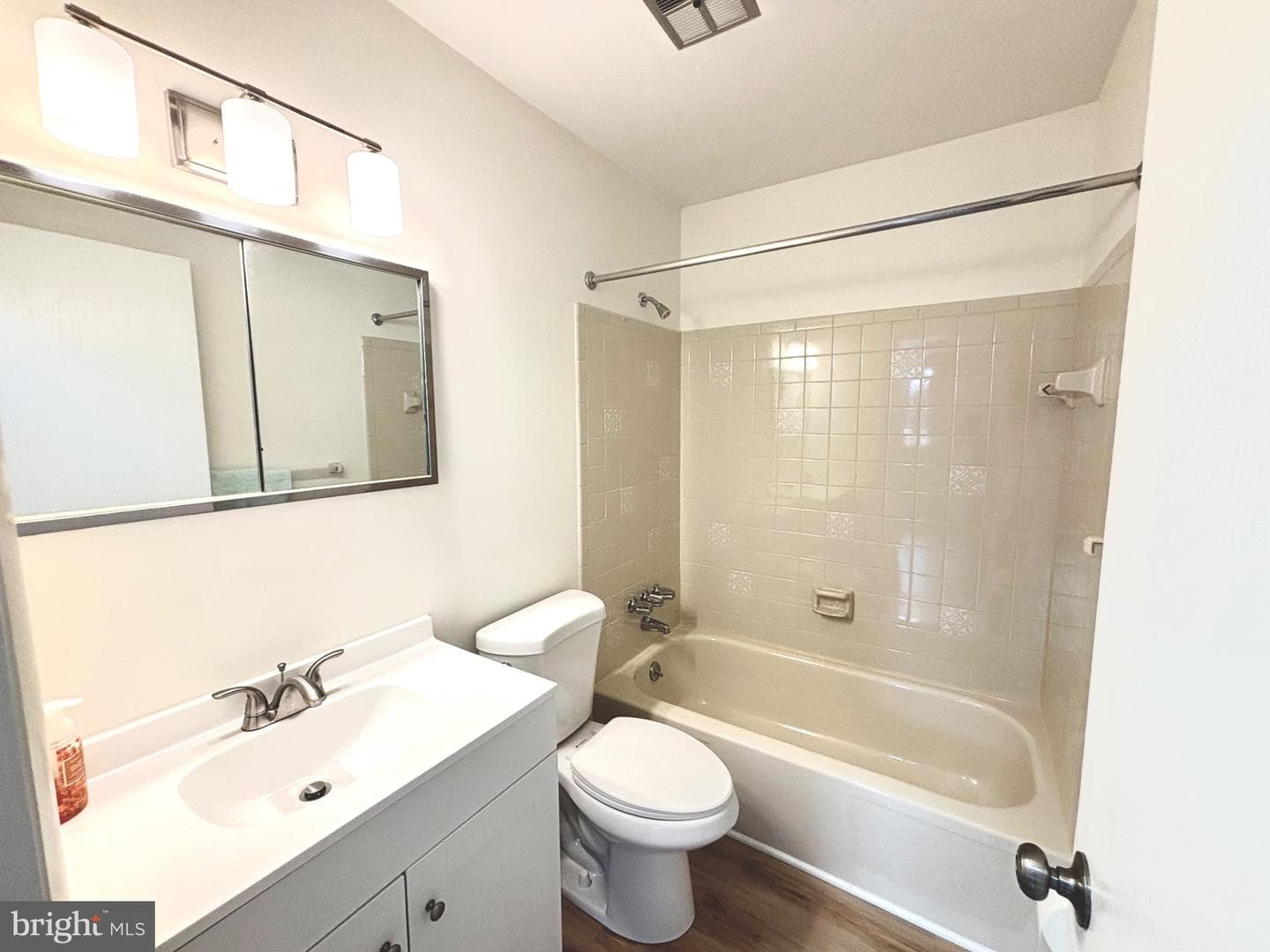 11 McKenna Court photo 9
