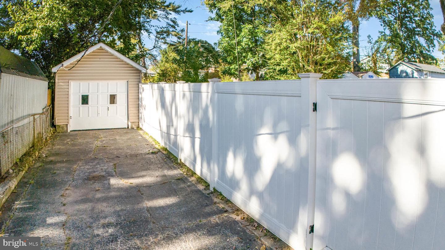 8306 Beryl Road photo 40