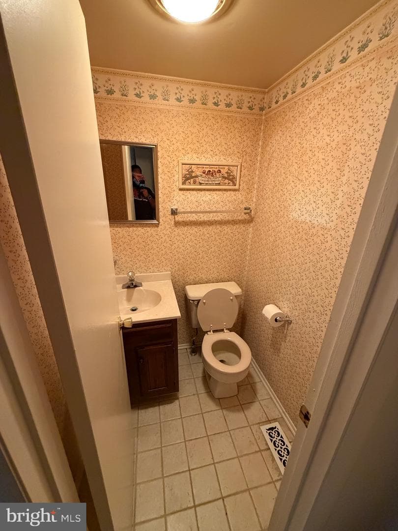 38 Constantine Drive photo 2
