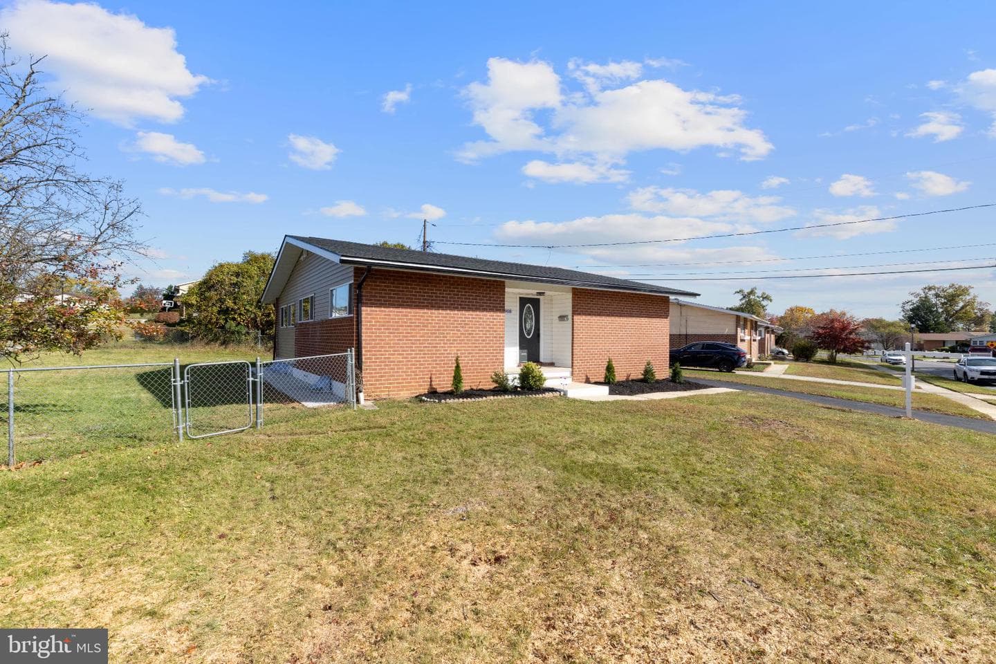 8908 Meadow Heights Road photo 2