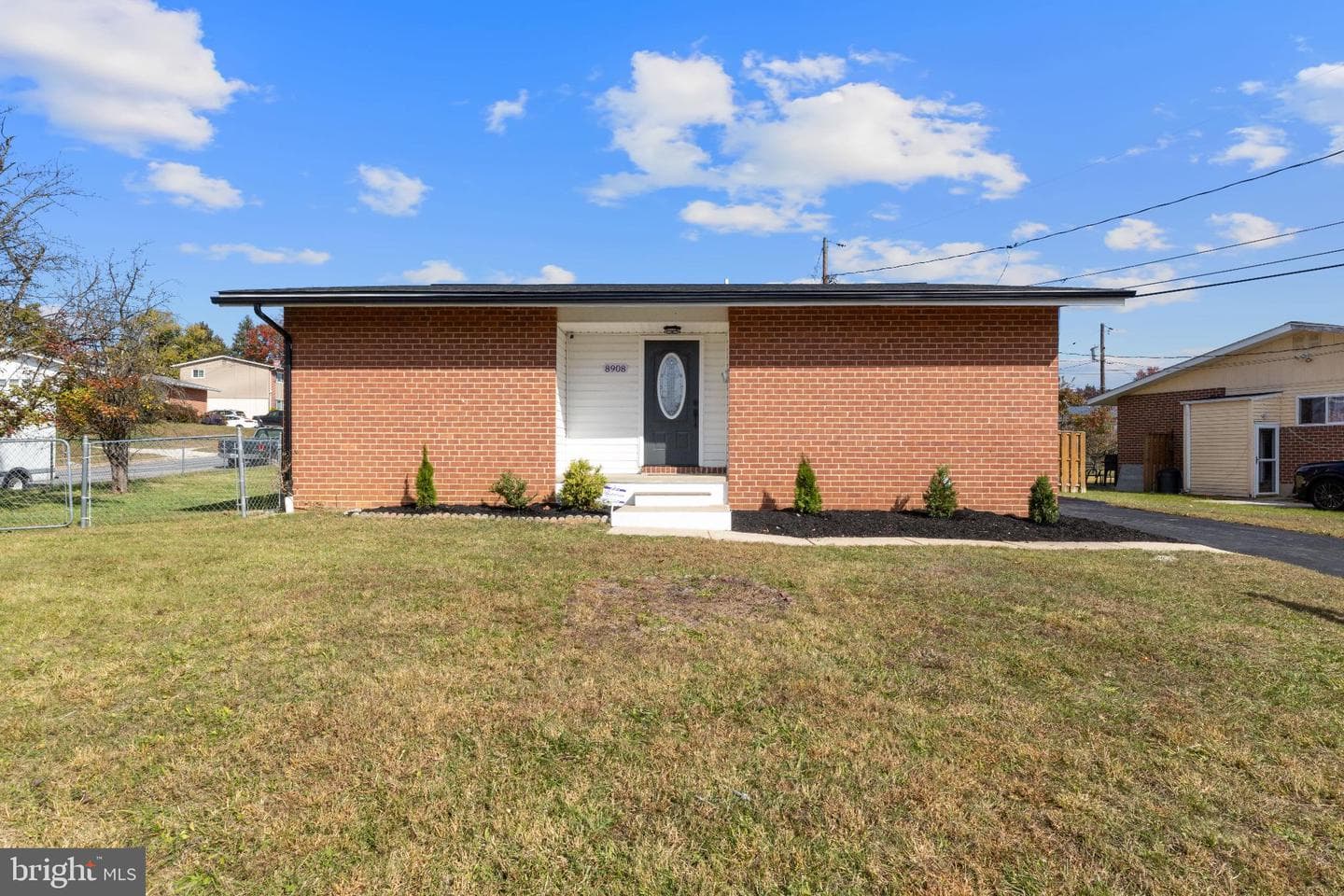 8908 Meadow Heights Road photo 35