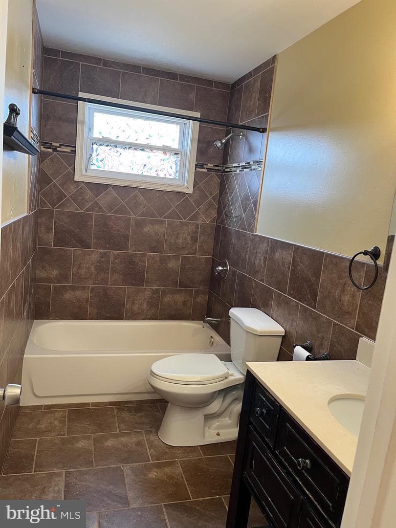8829 Sigrid Road photo 13
