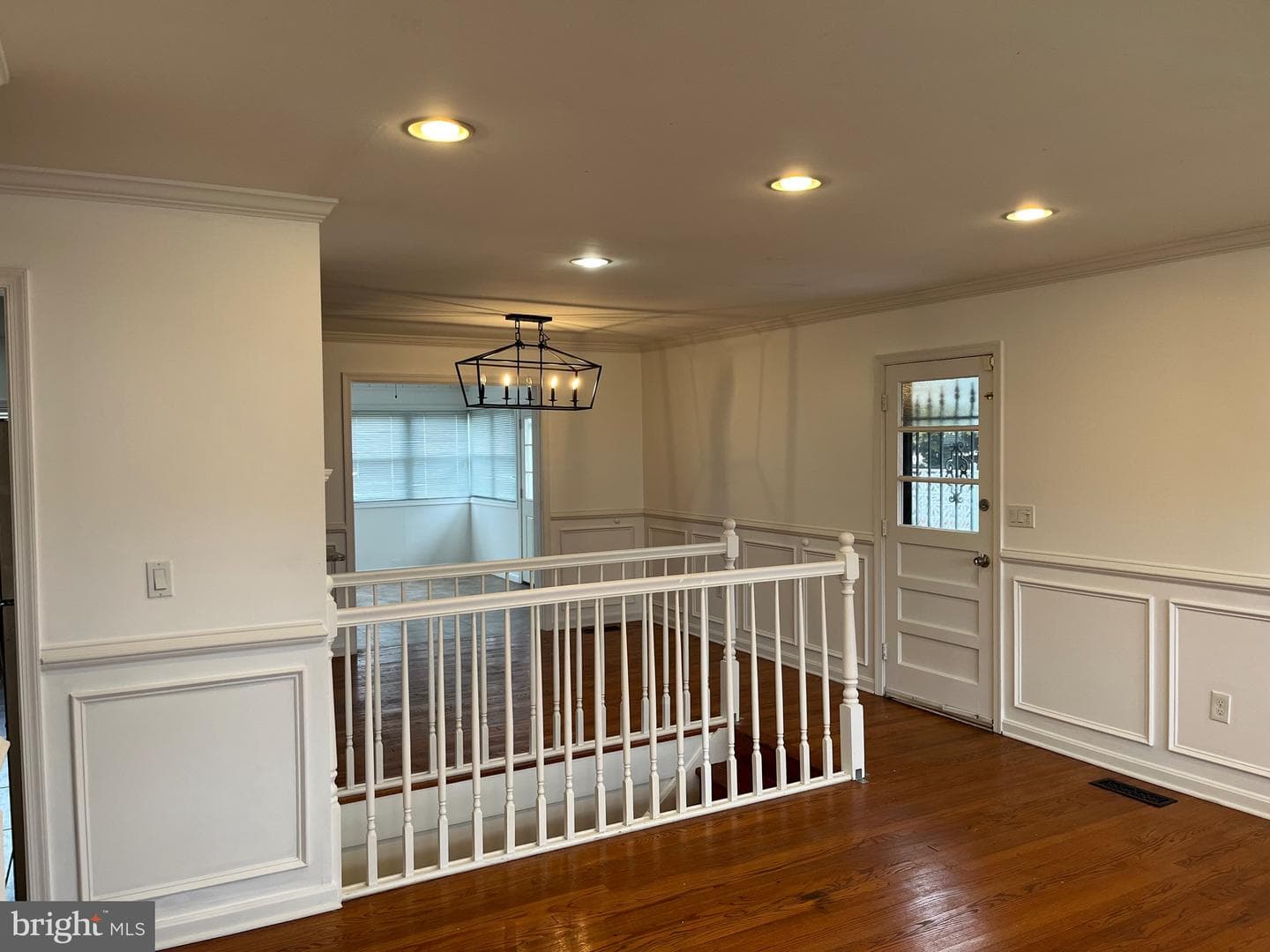 8829 Sigrid Road photo 2