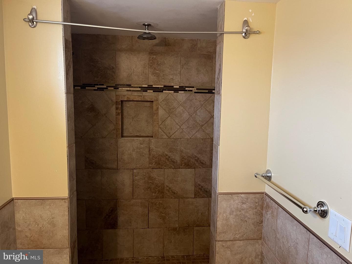 8829 Sigrid Road photo 27