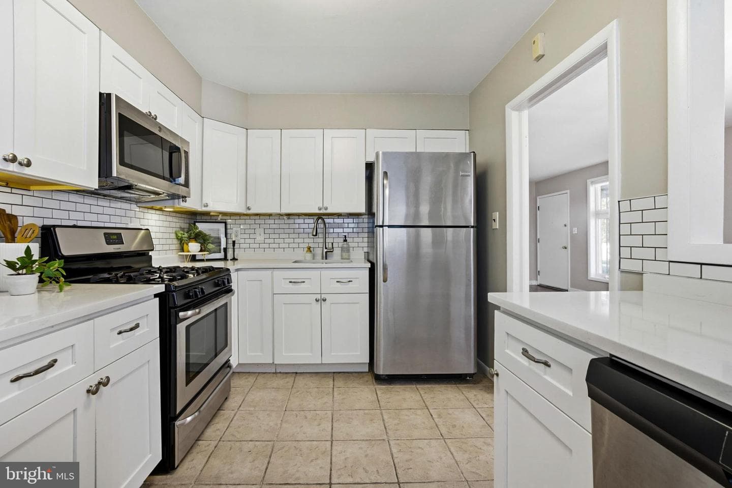 57 Gerard Avenue photo 16
