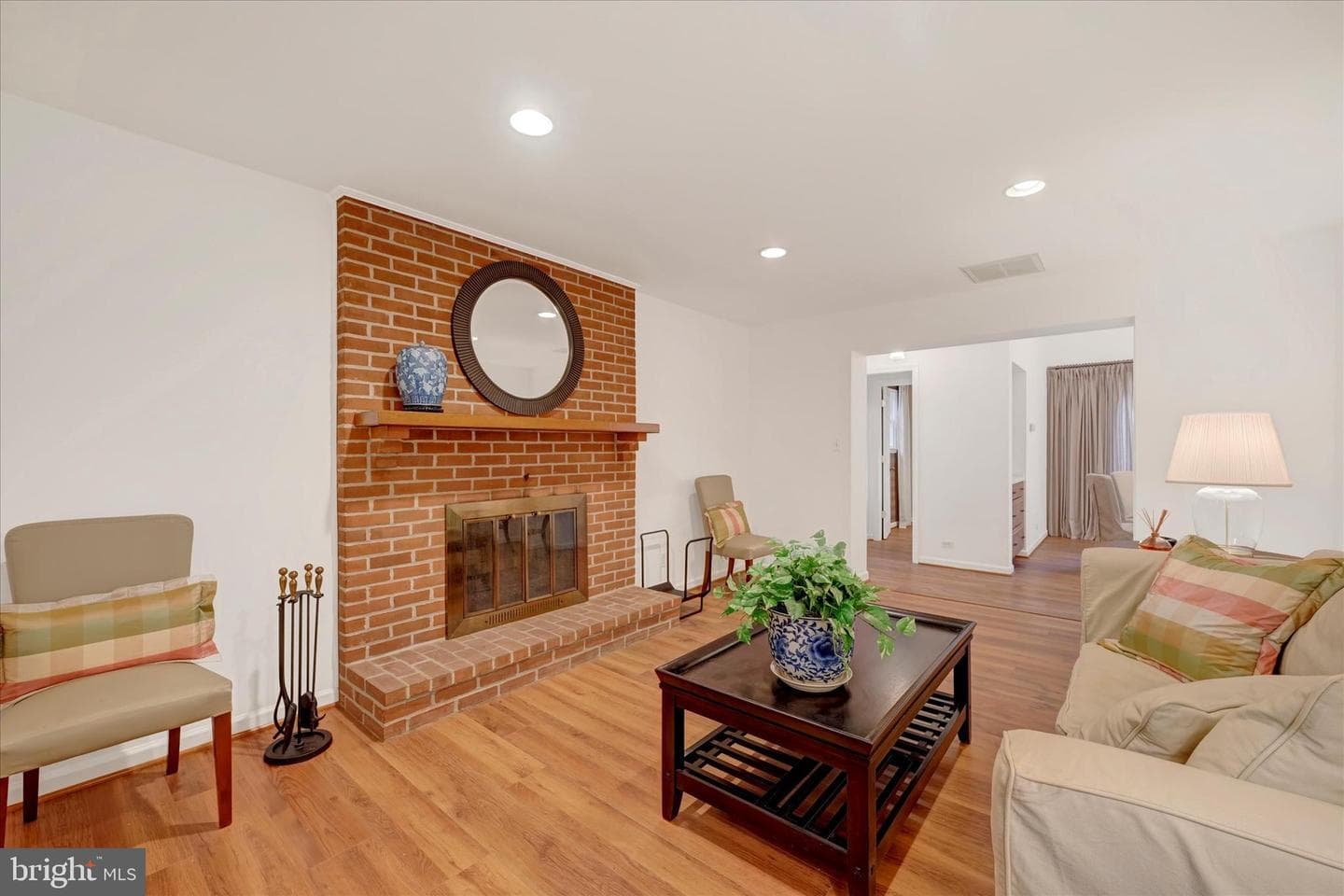 4 Midcrest Court photo 16