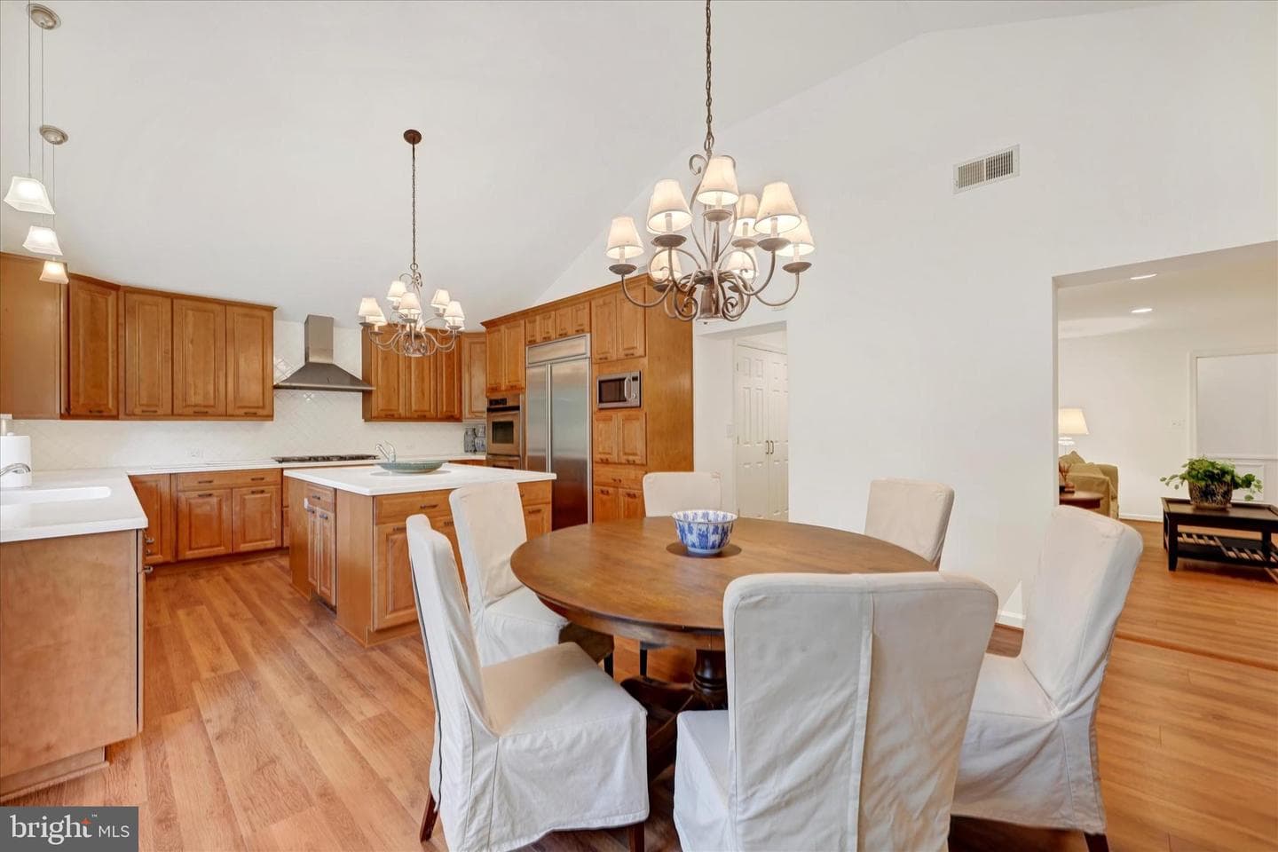 4 Midcrest Court photo 20
