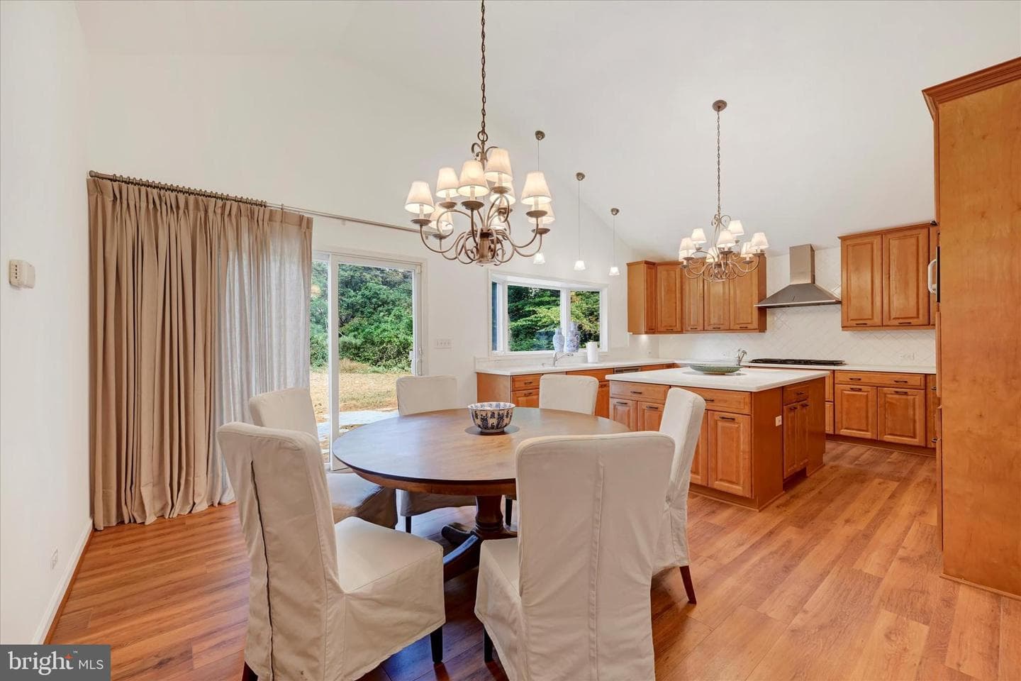 4 Midcrest Court photo 21