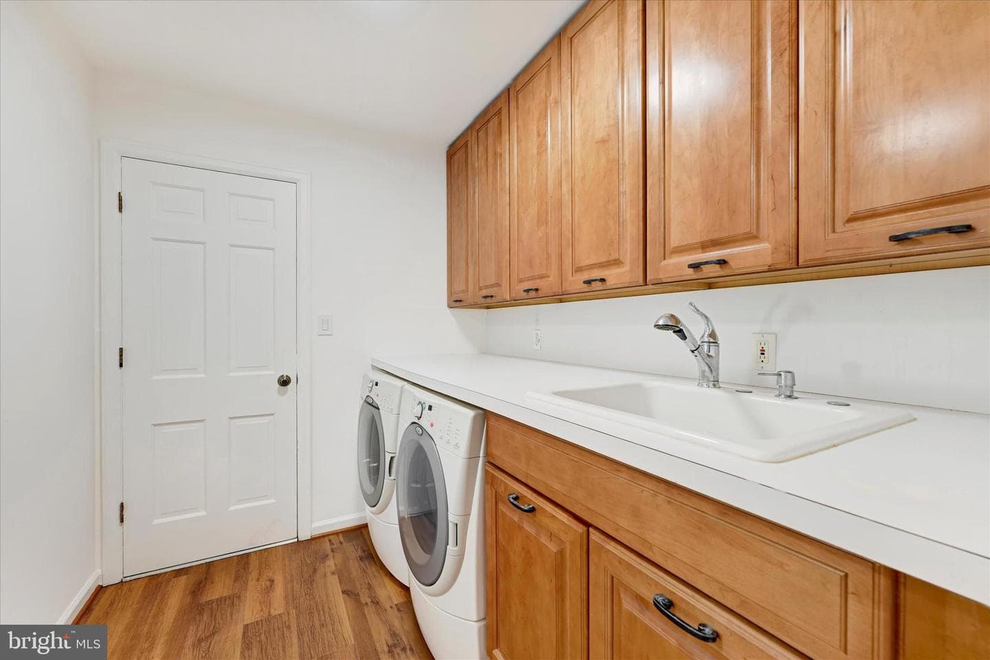 4 Midcrest Court photo 27