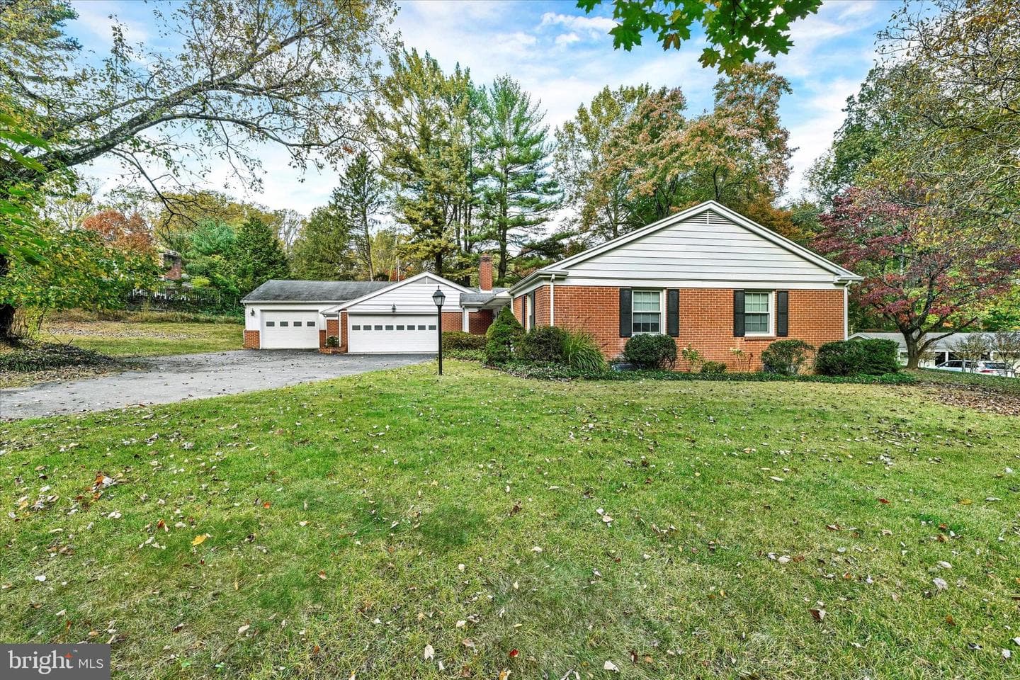 4 Midcrest Court photo 4