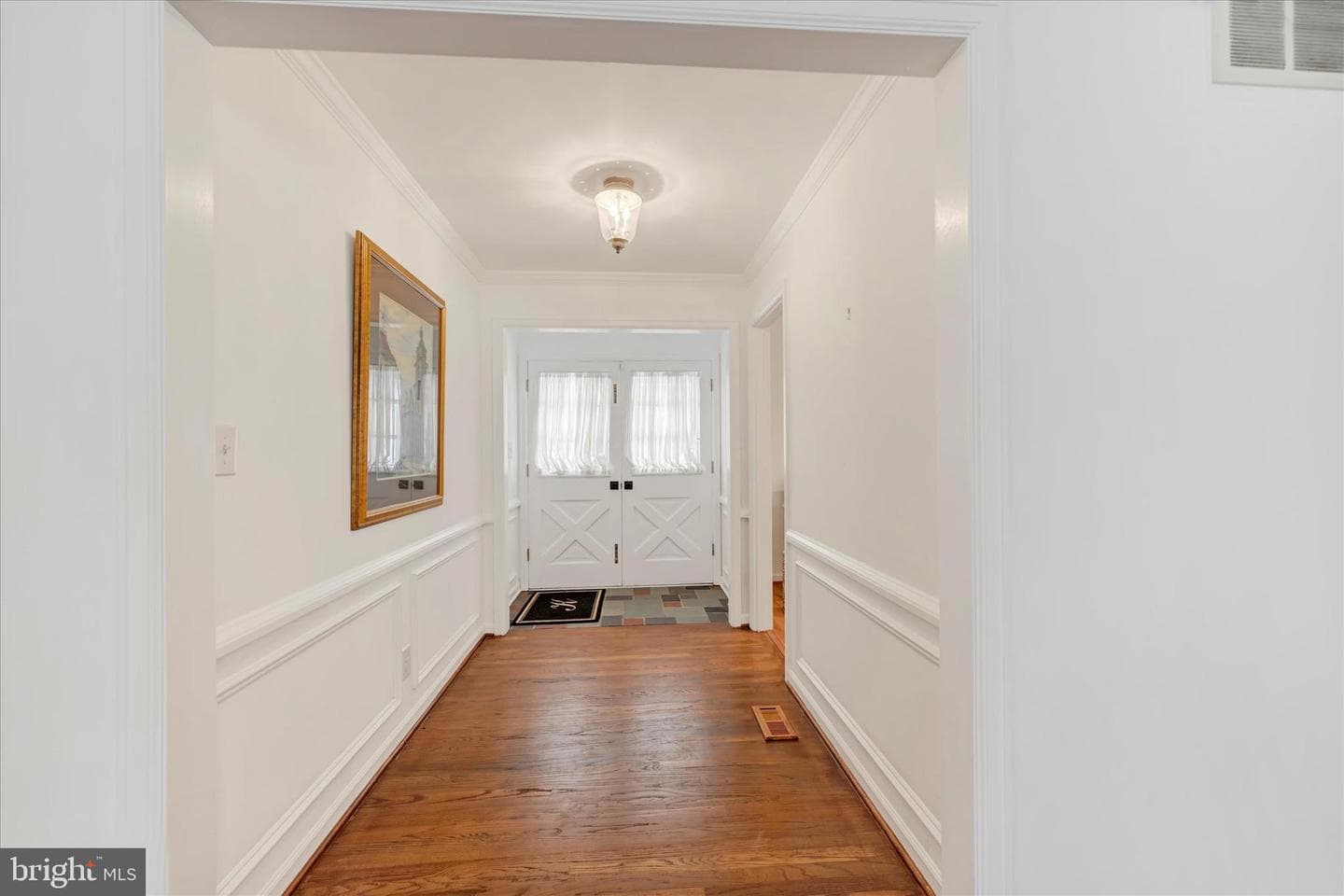 4 Midcrest Court photo 7