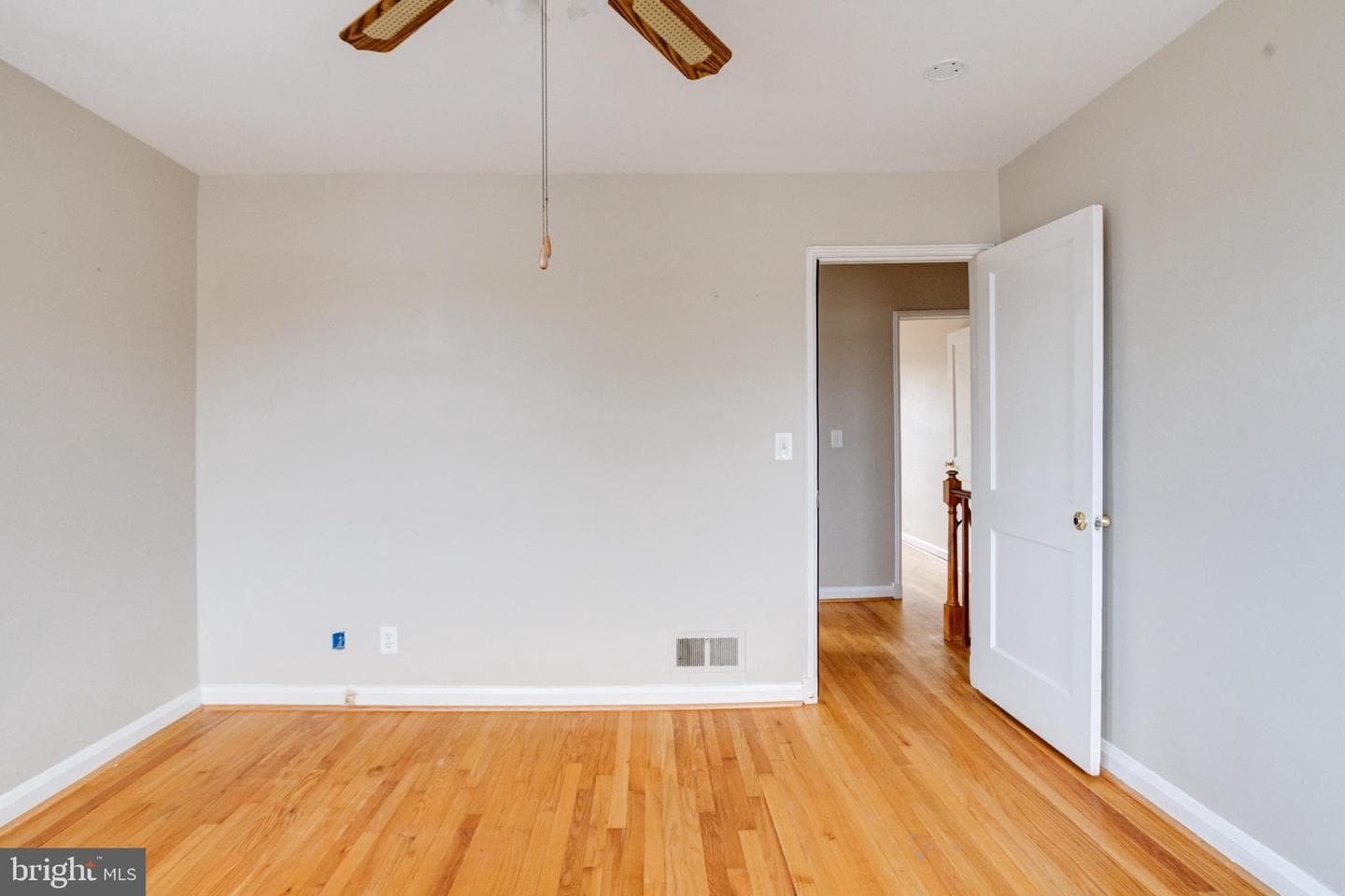 7455 Manchester Road photo 22