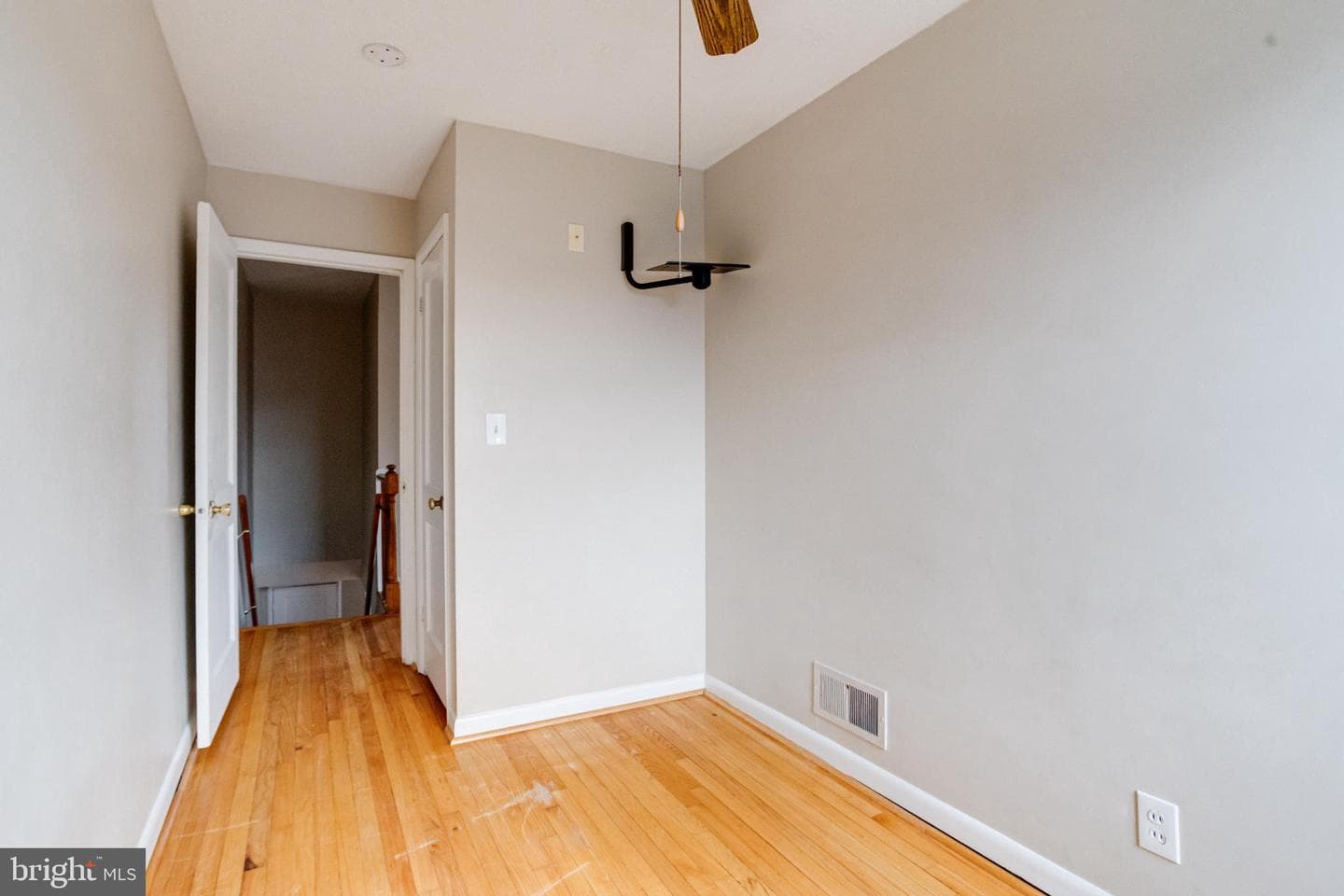 7455 Manchester Road photo 26