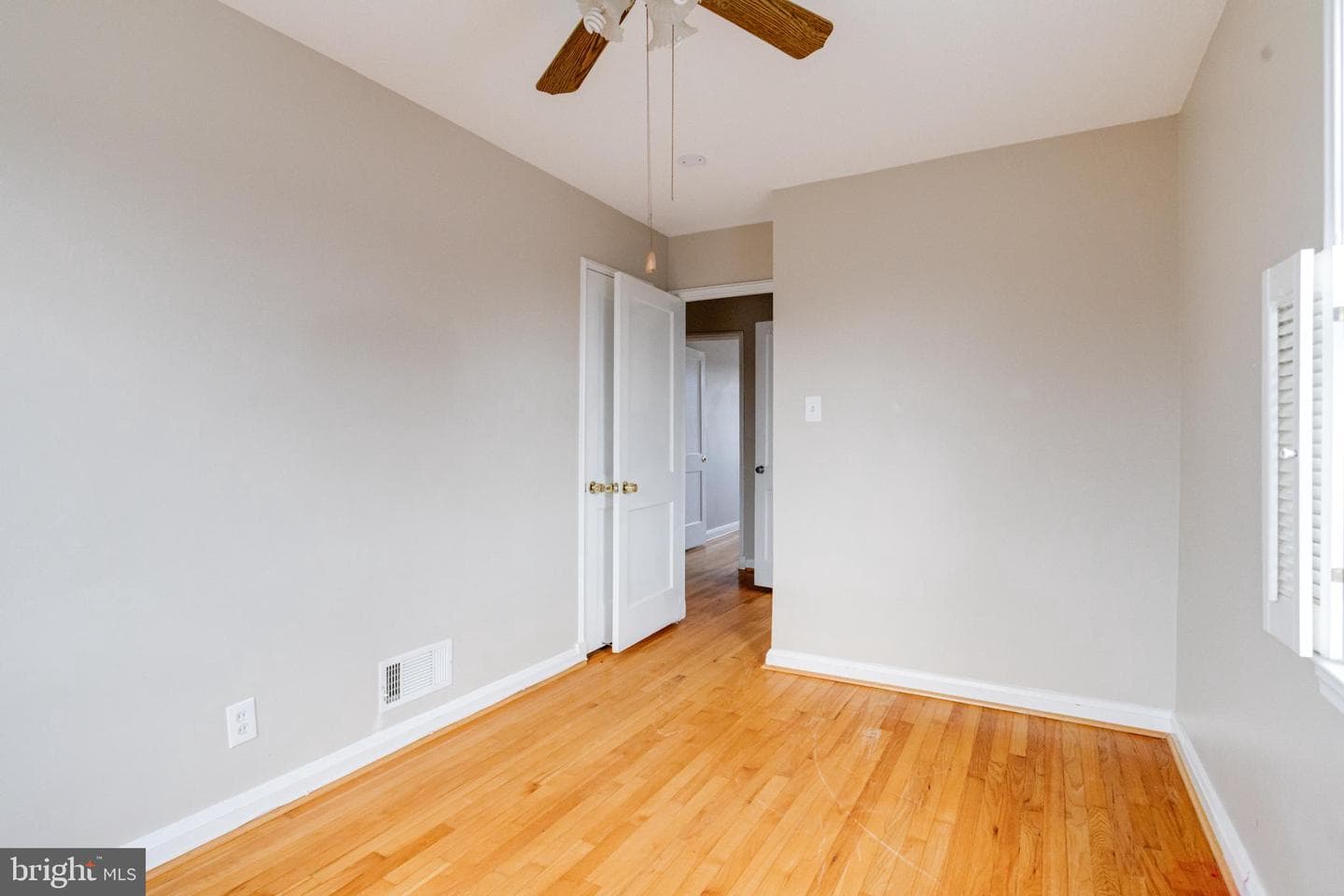 7455 Manchester Road photo 31