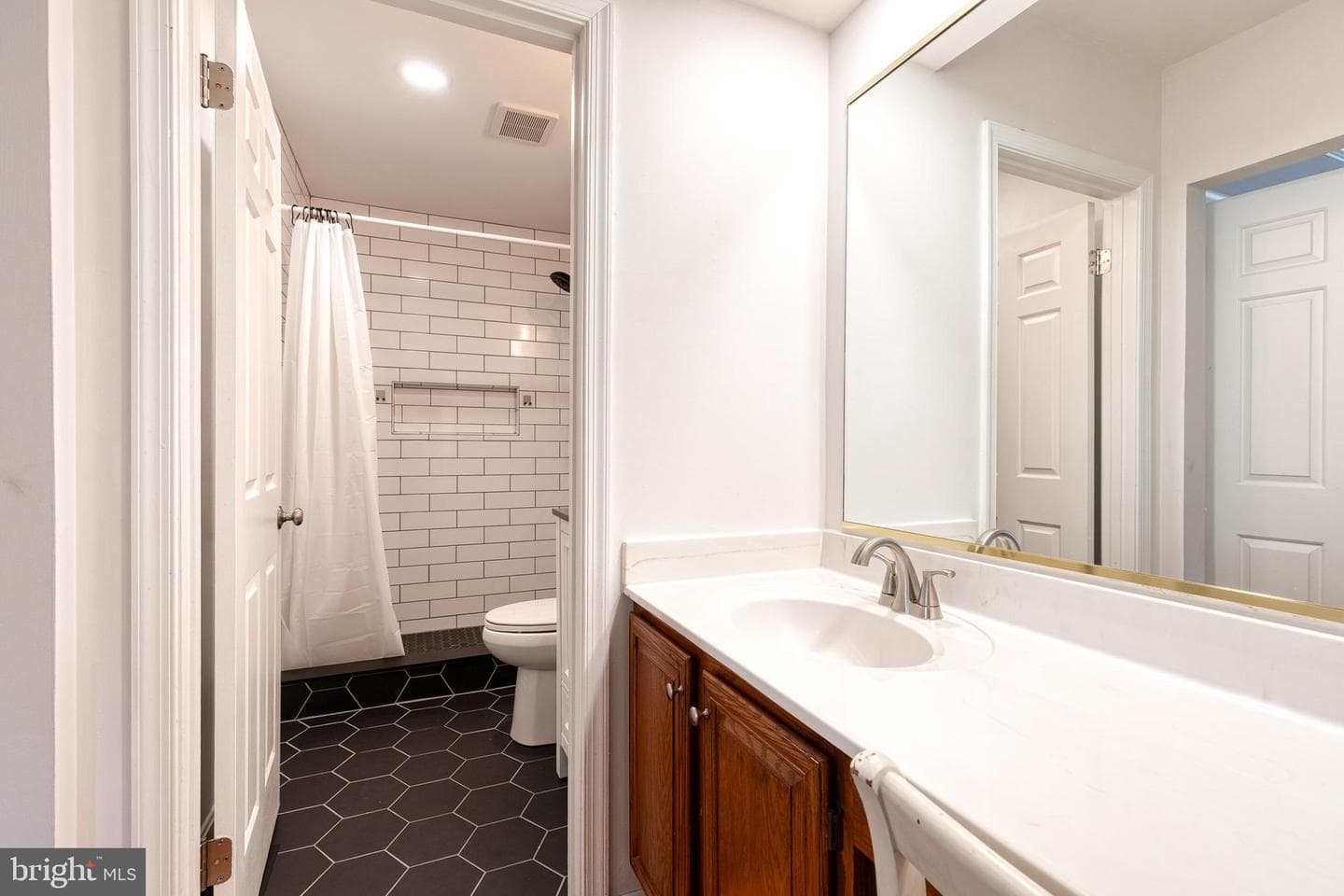32 Faraday Drive photo 25