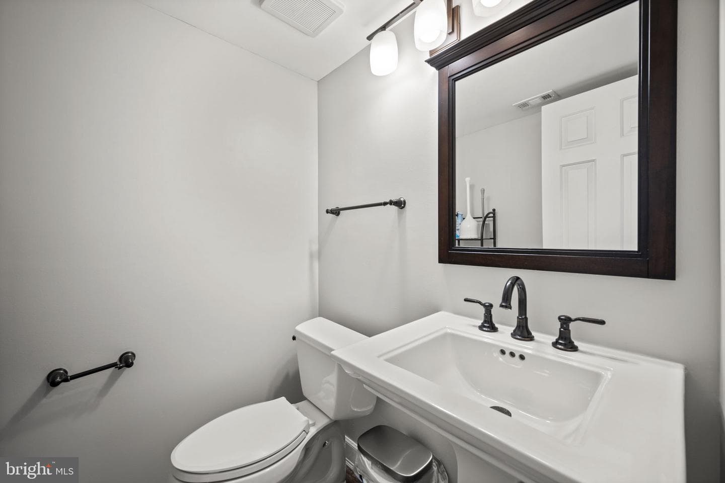 124 River Oaks Circle photo 10