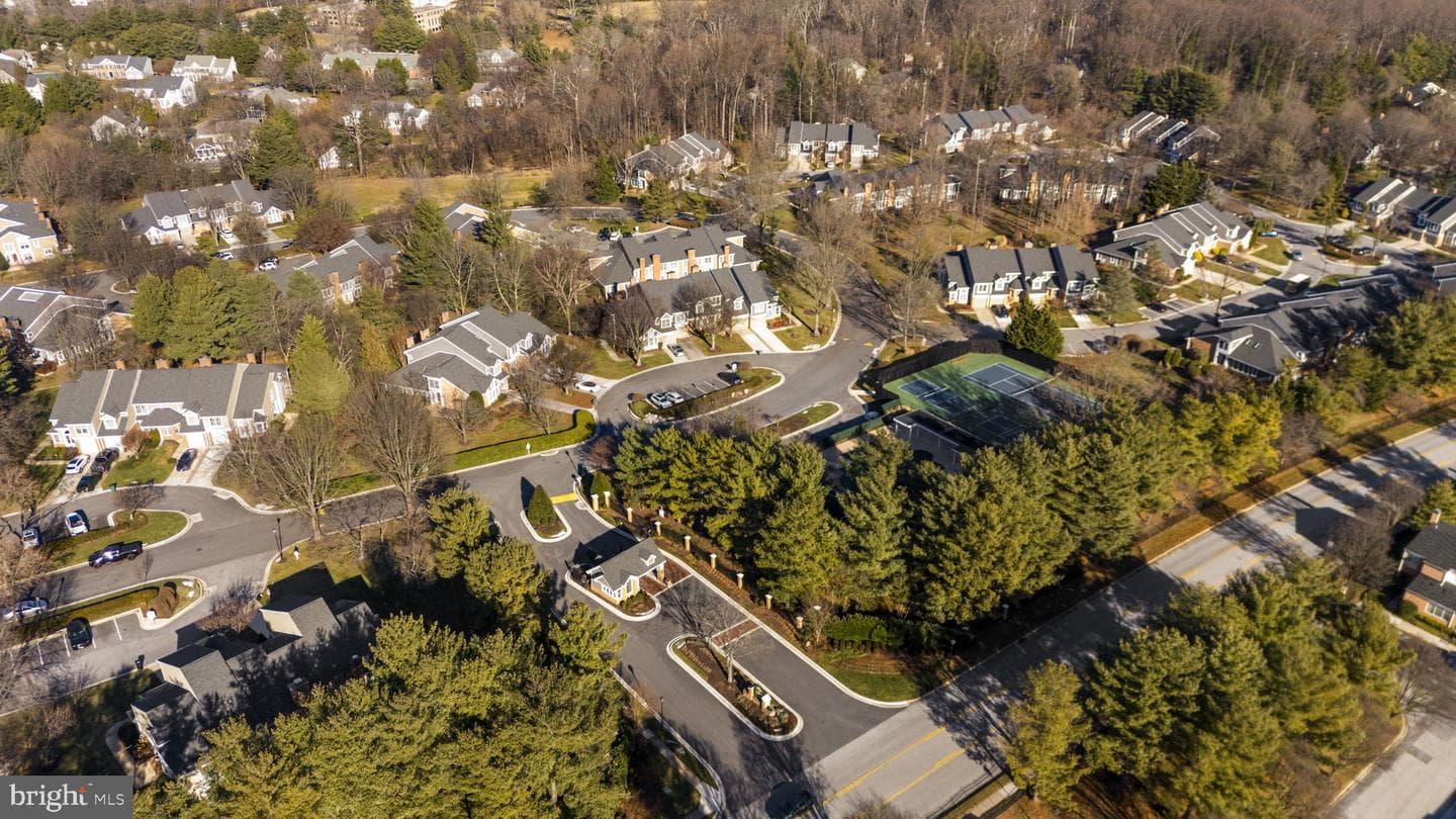 124 River Oaks Circle photo 28