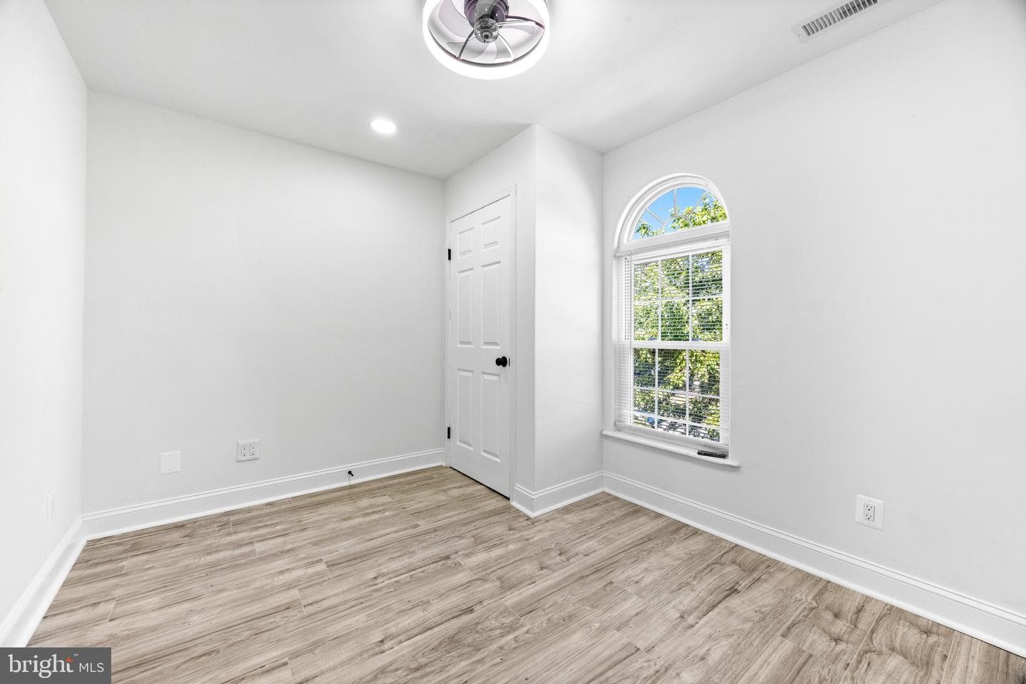 4 Clipper Road photo 23
