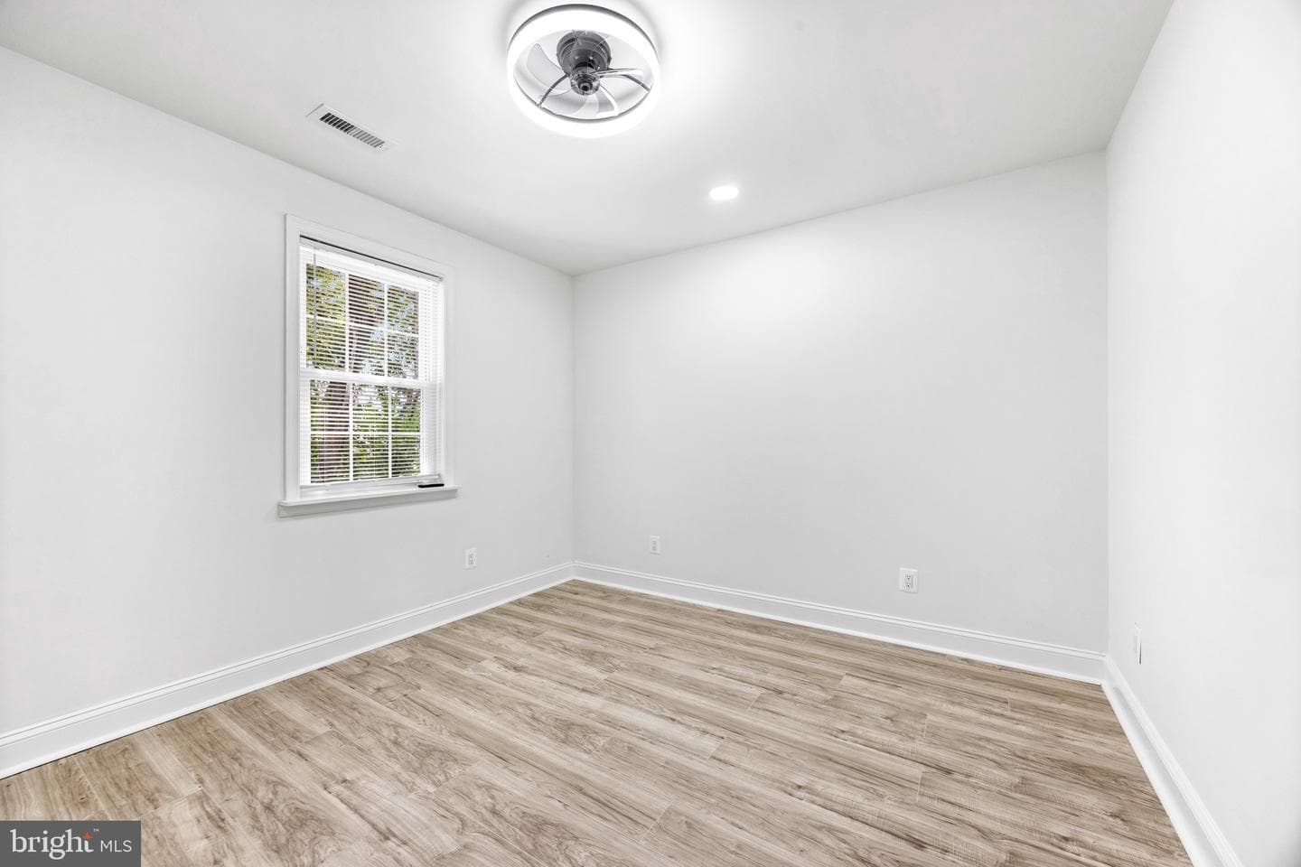 4 Clipper Road photo 25
