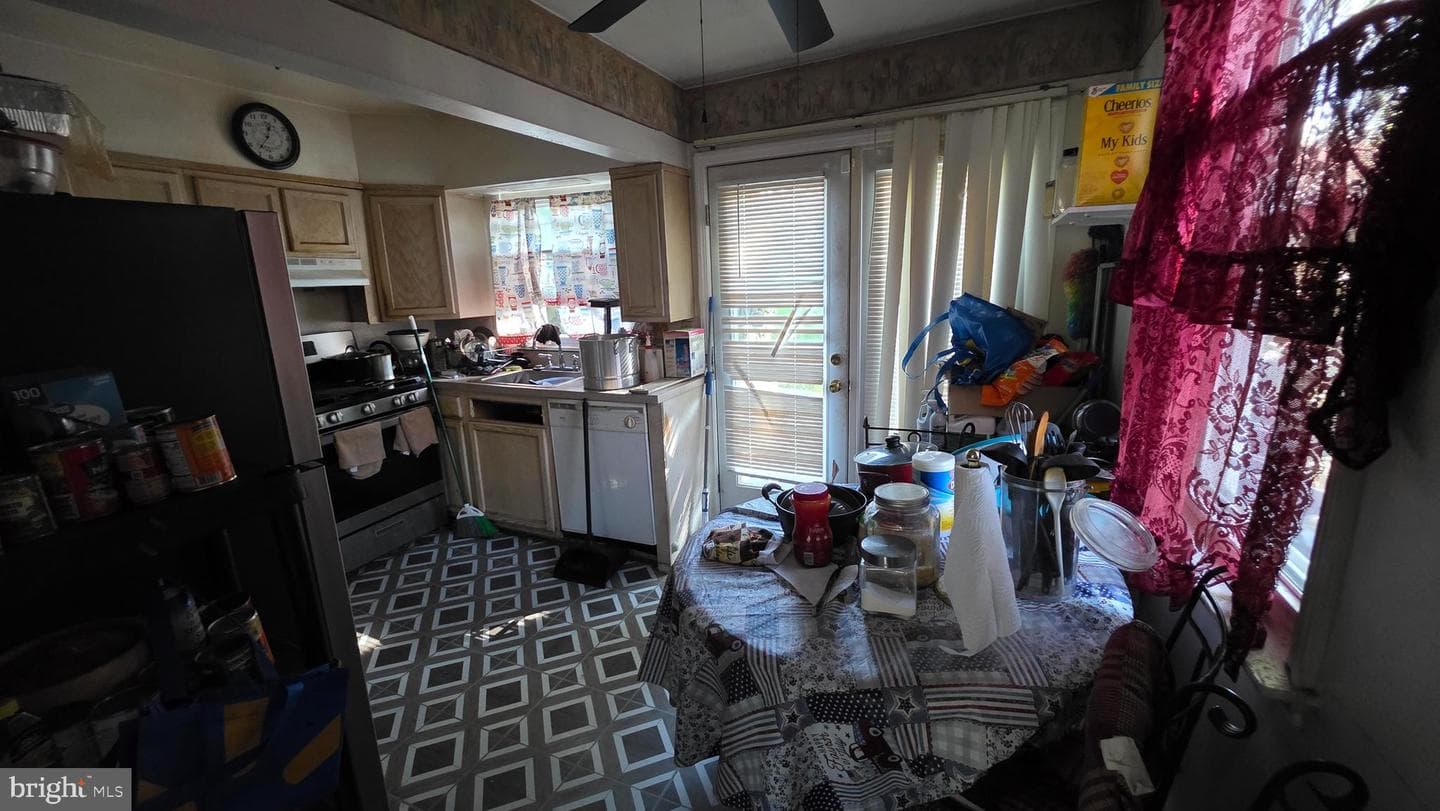 1911 Kernan Drive photo 6