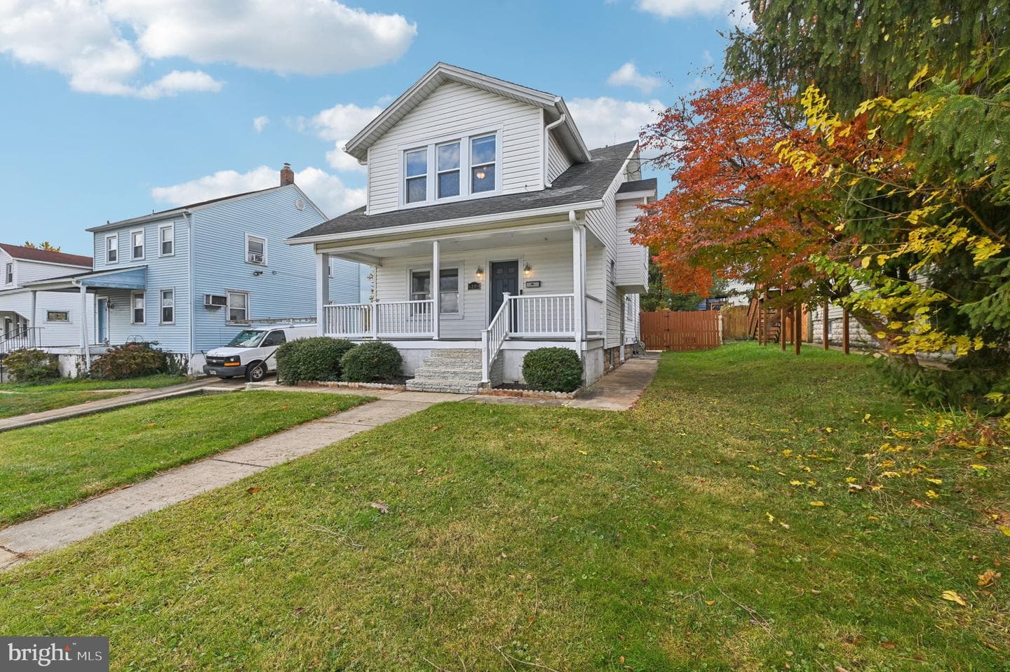 4209 Cardwell Avenue photo 2
