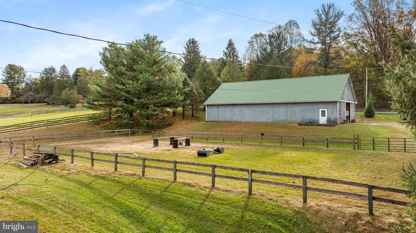 2500 Wilson Road photo 44
