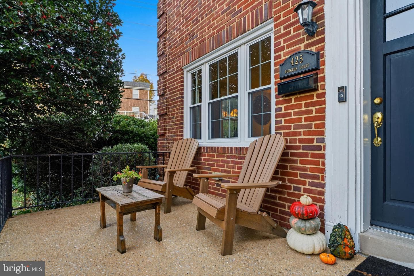 425 Rodgers Court photo 3