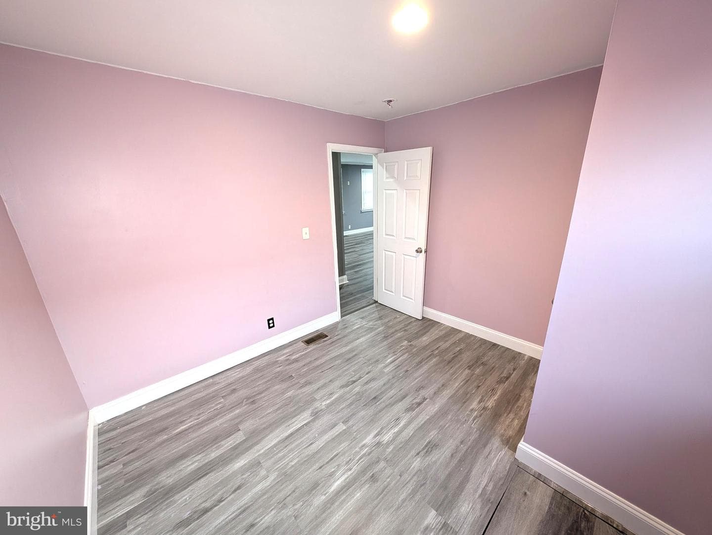 8102 Cornwall Road photo 12