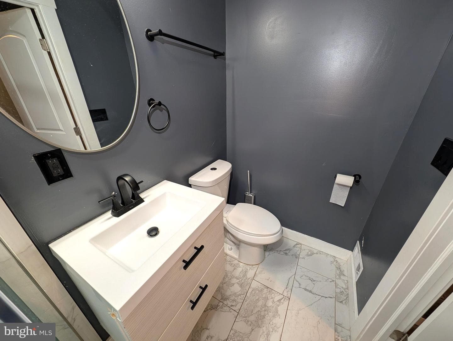 8102 Cornwall Road photo 16