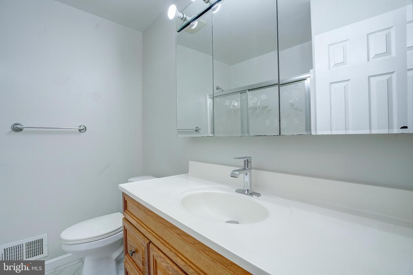 119 E Cherry Hill Road photo 18