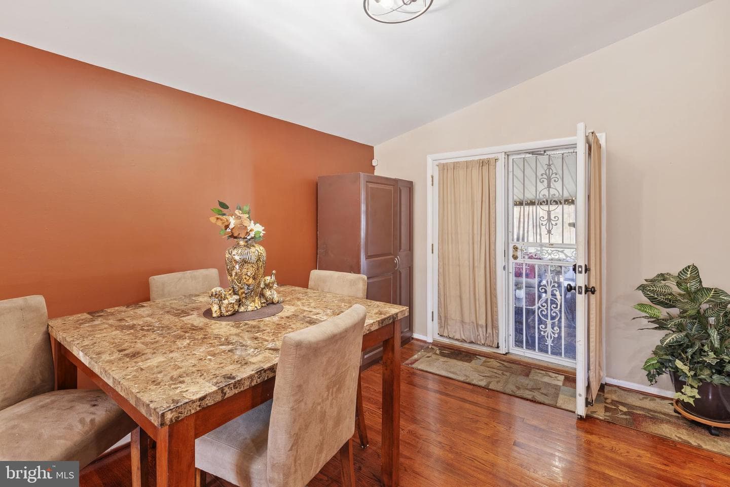 4814 Old Court Road photo 21