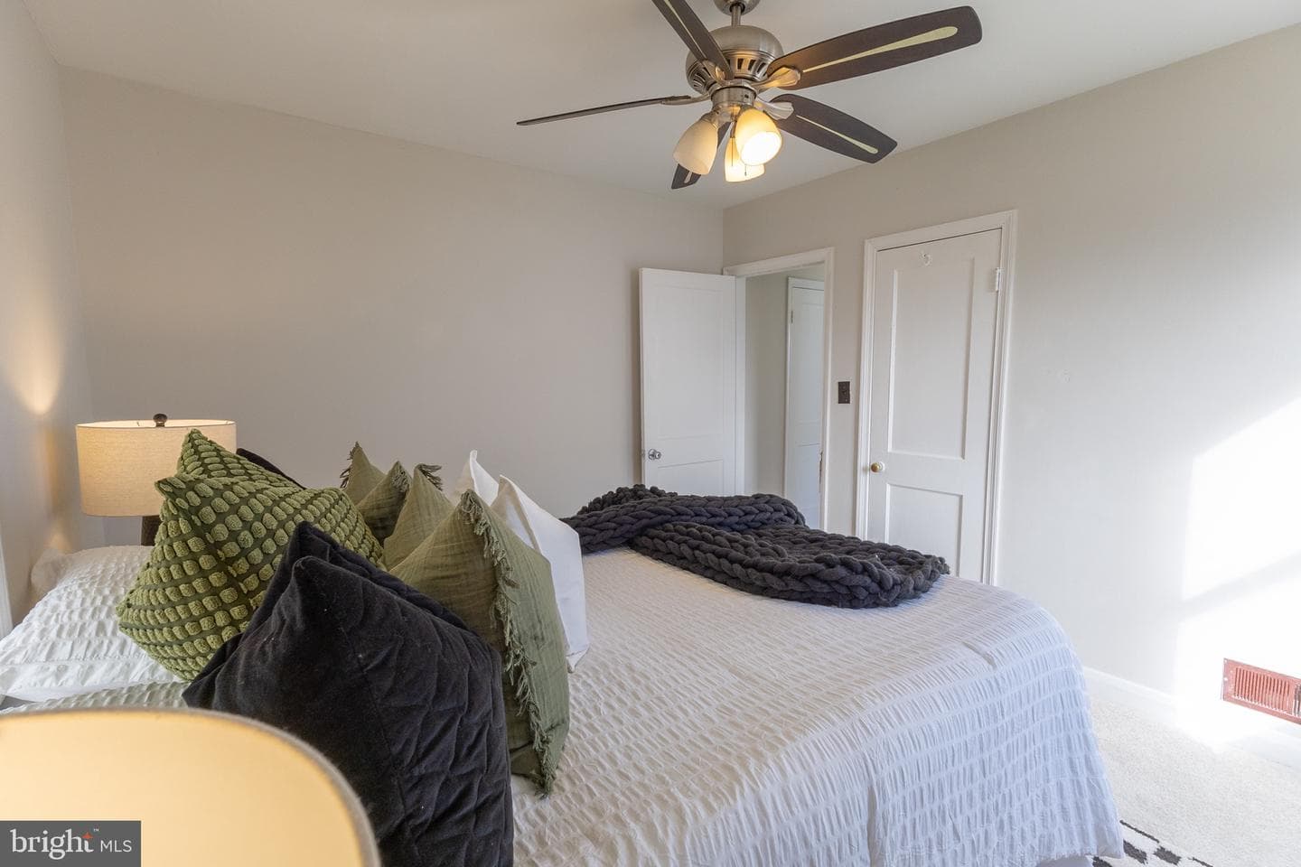 618 Wilson Avenue photo 32