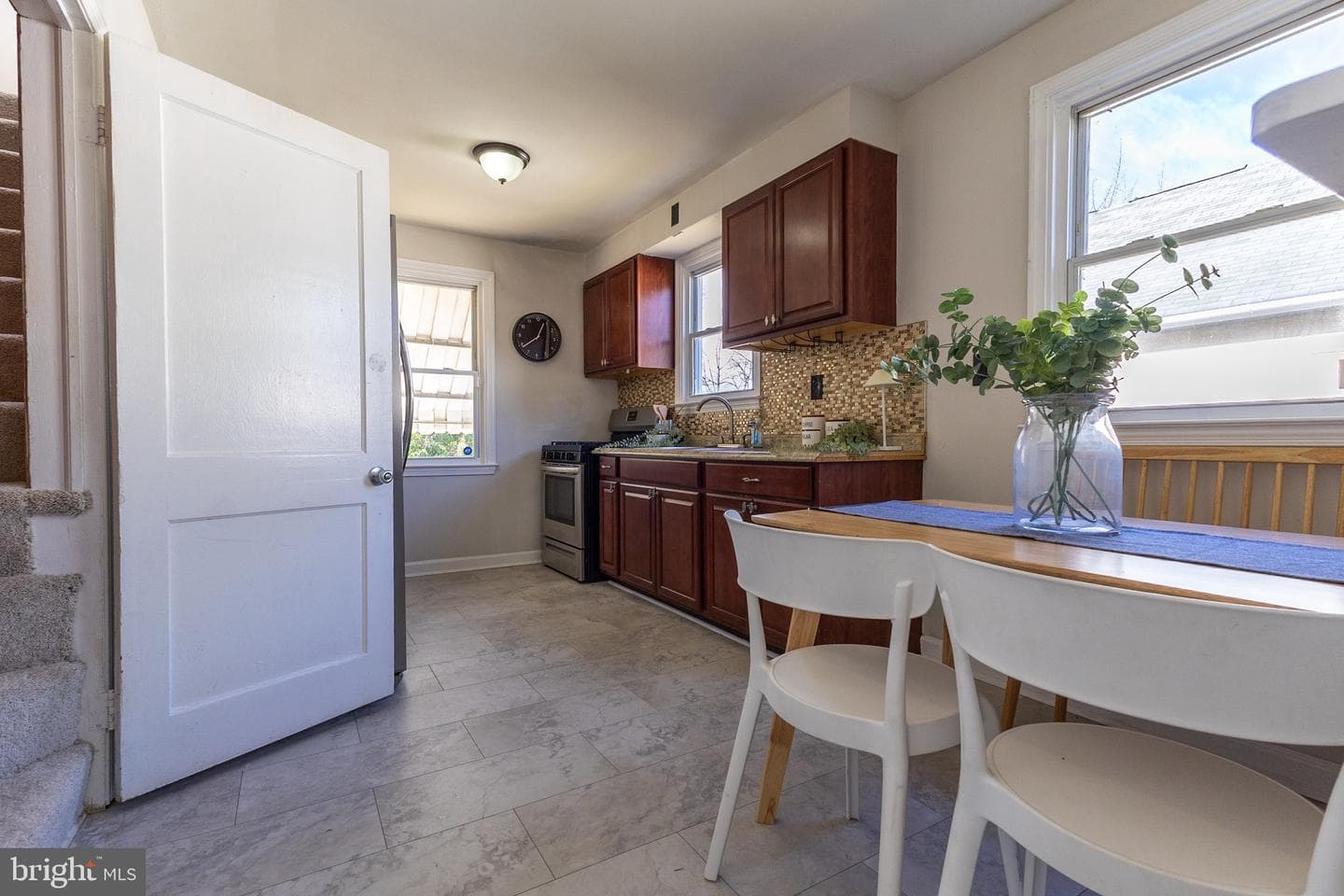 618 Wilson Avenue photo 9