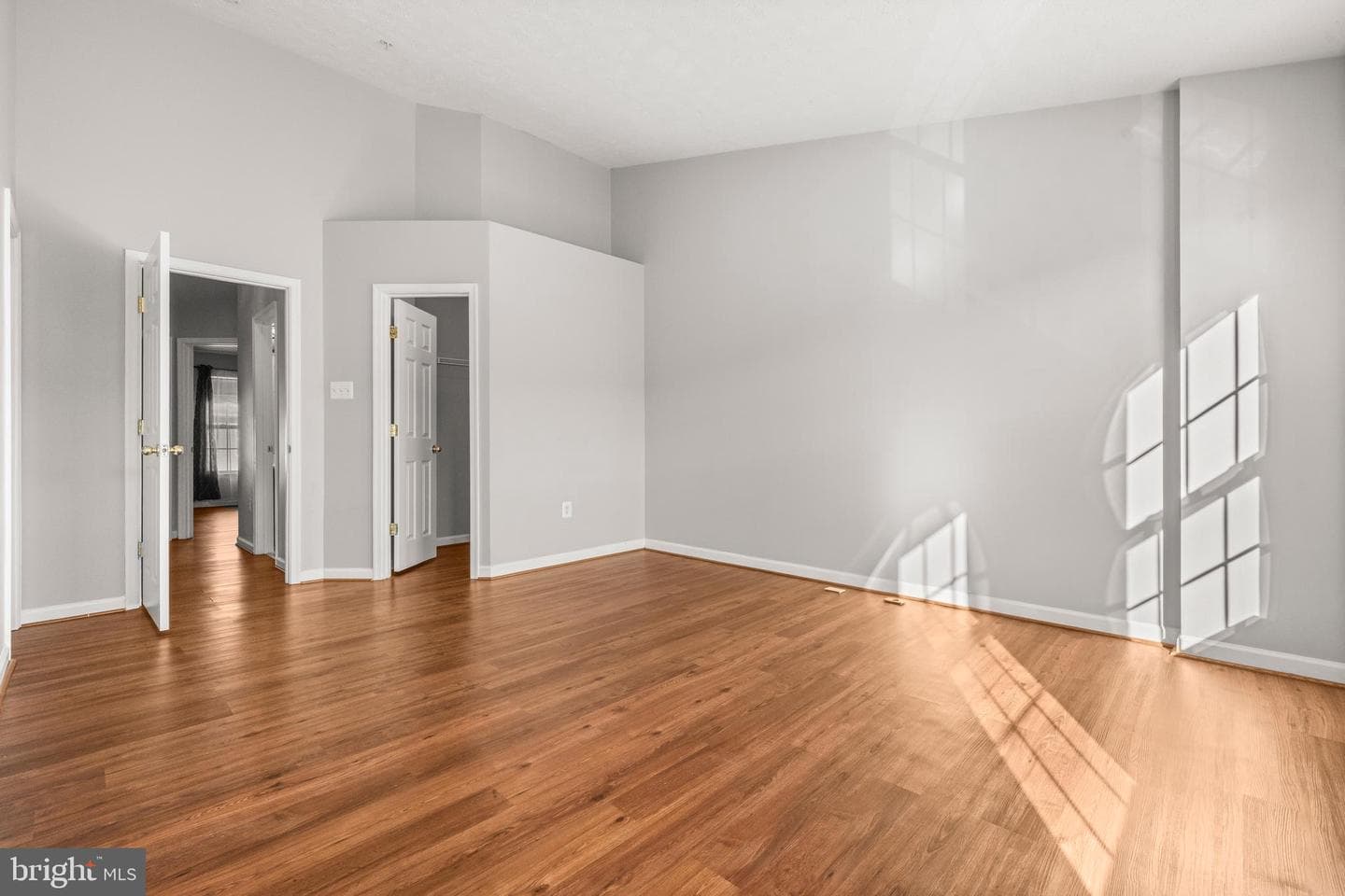 826 Lowe Road photo 14