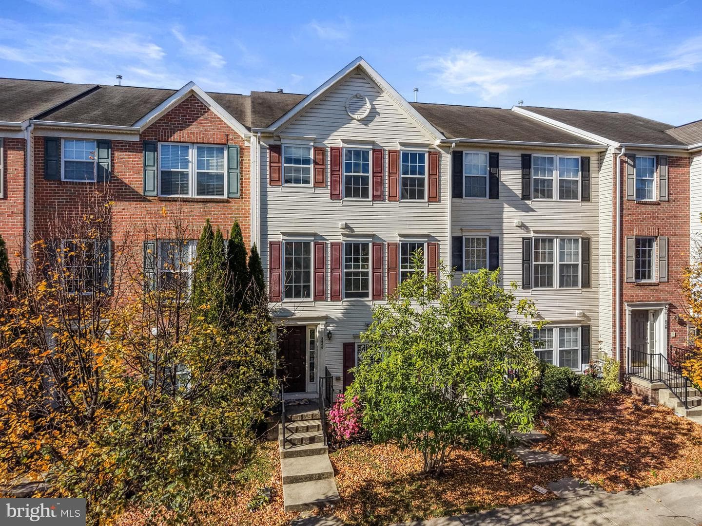 826 Lowe Road photo 2