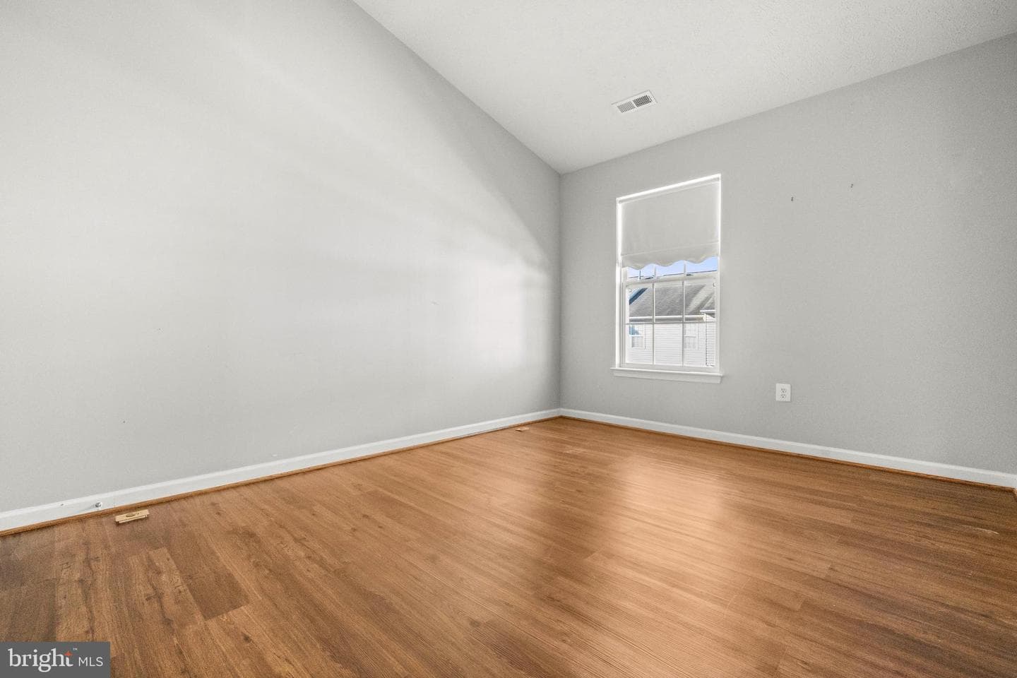 826 Lowe Road photo 20