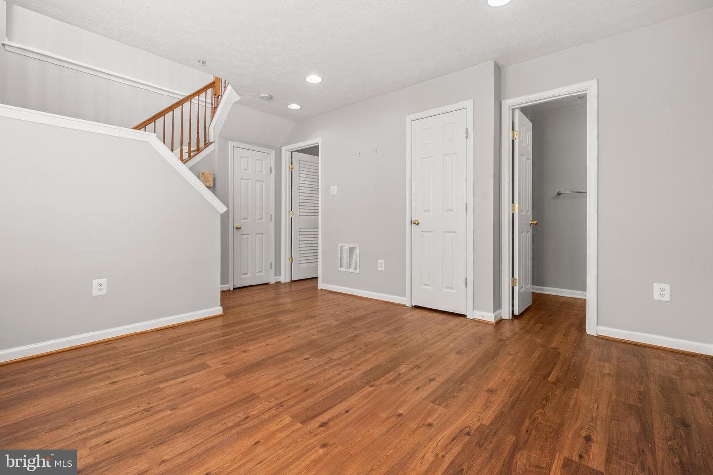 826 Lowe Road photo 22