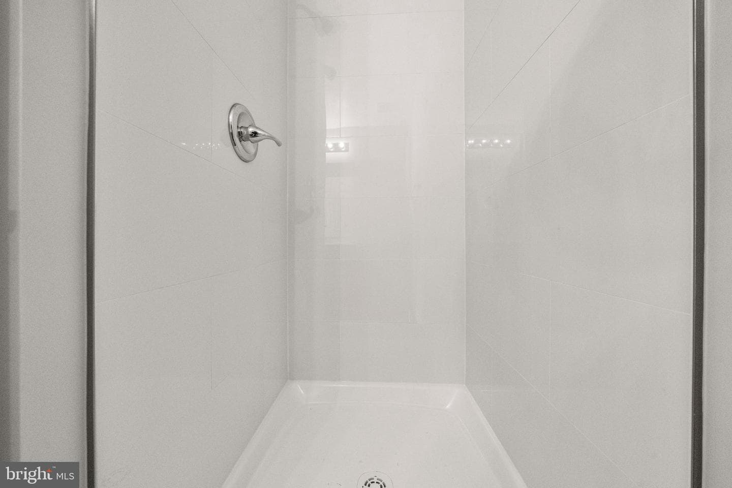 826 Lowe Road photo 24